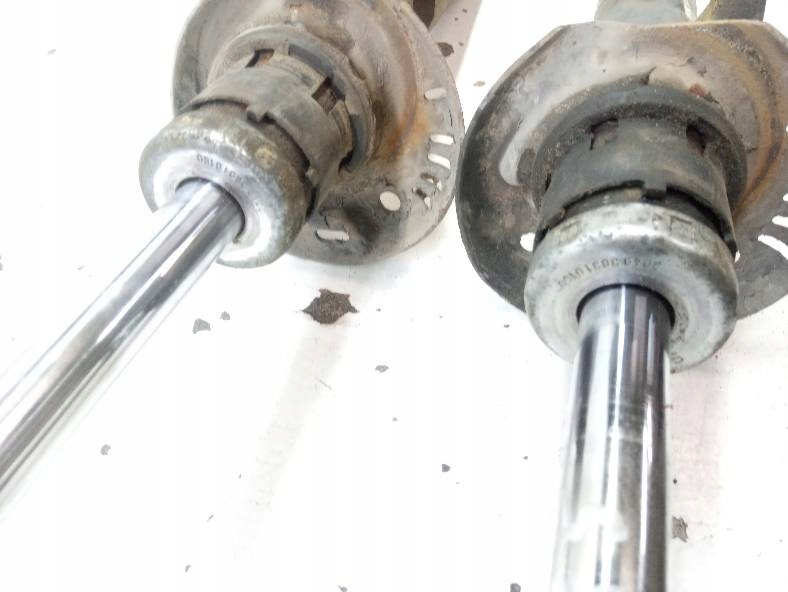 shock absorber front KOMPLET 2.5 B Volkswagen Jetta V