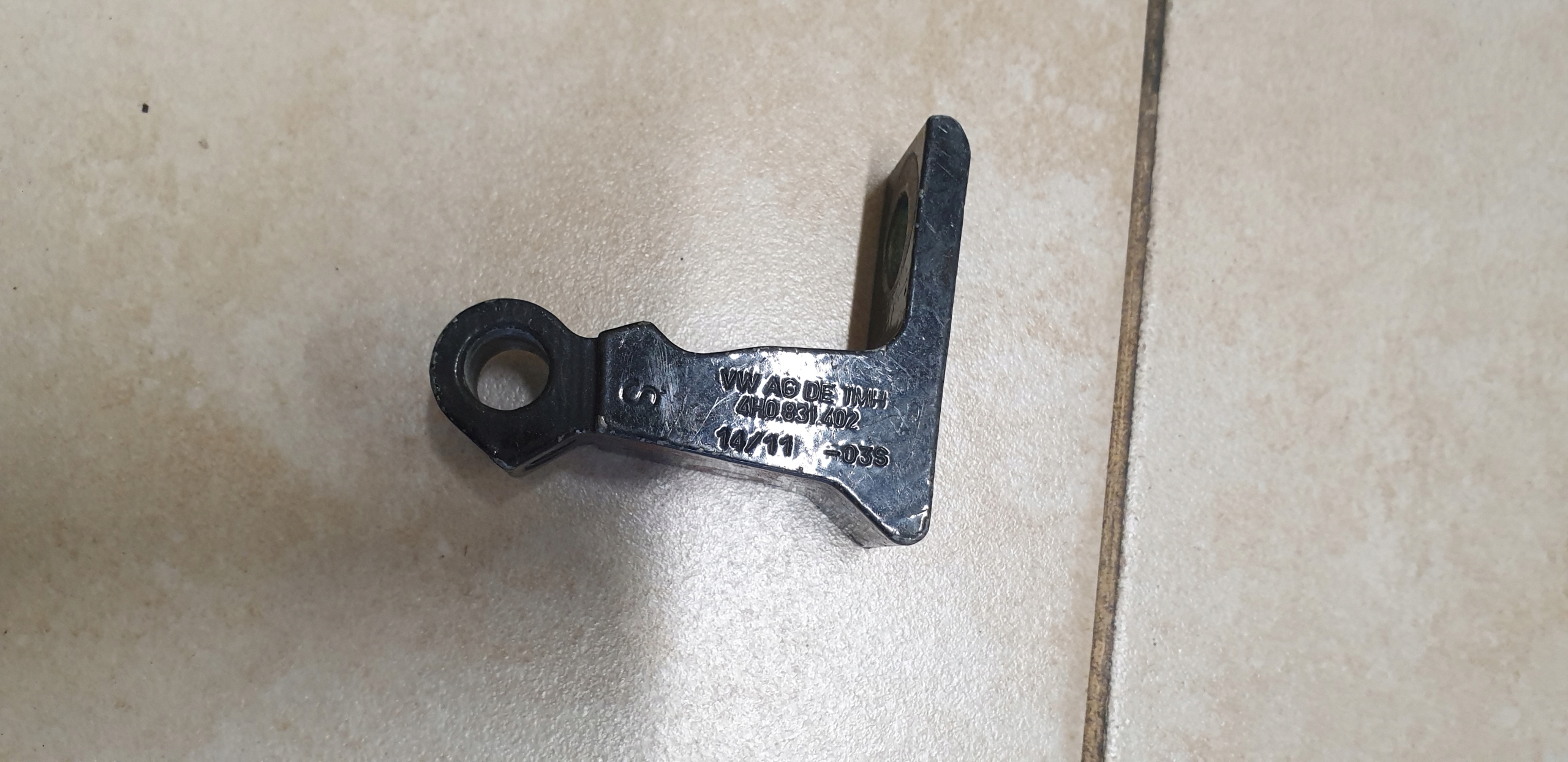 hinge door PRAWYCH Z bodywork AUDI A8 D4 4H A7 4G 4H0831402 OE