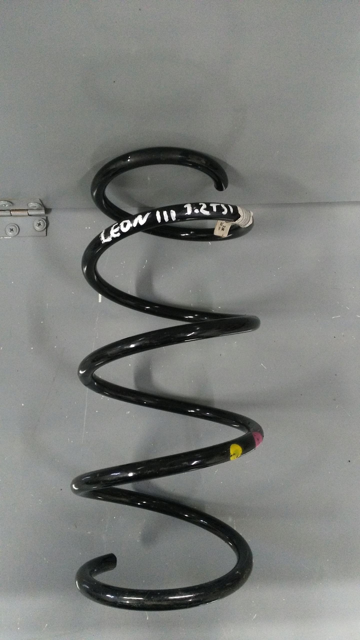 5Q04 - LEON III OCTAVIA GOLF VII ПЕРЕДНЯ ПРУЖИНА 1.2 TSI