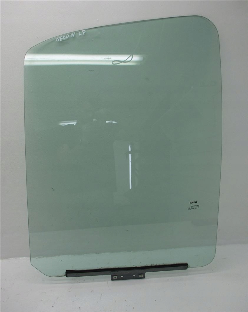 СТЕКЛО ДВЕРИ ЛЕВОЕ ПЕРЕДНЕЕ IVECO DAILY IV 06-09