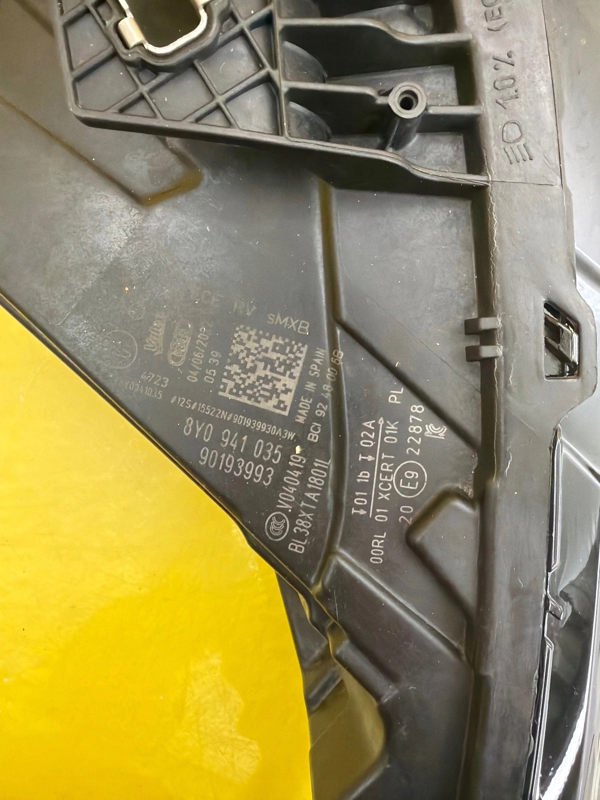 světlo levá Audi A3 8Y Matrix 8Y0941035