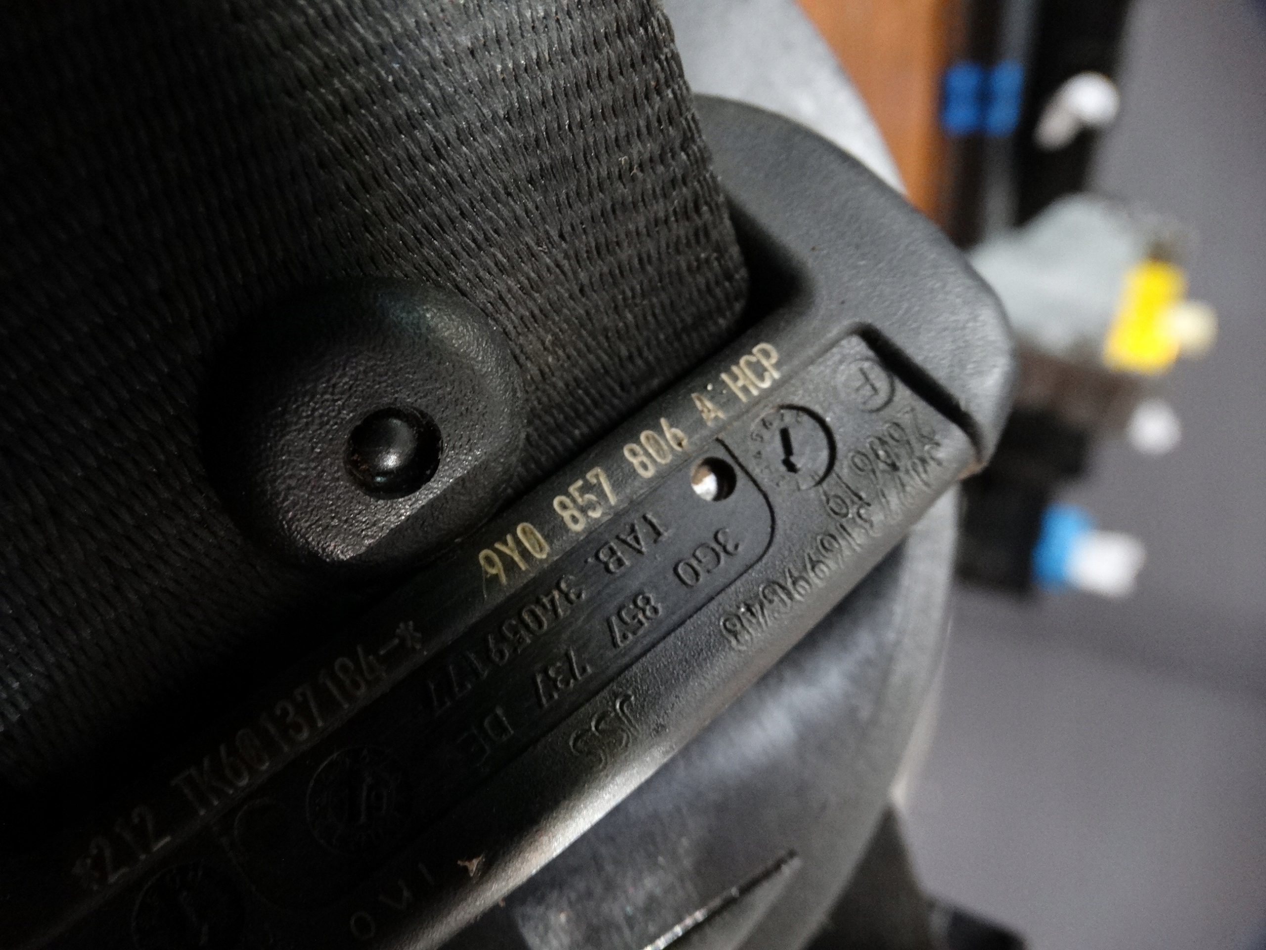 GURTEN SPANNER HINTEN RECHTS PORSCHE CAYENNE 9Y 1