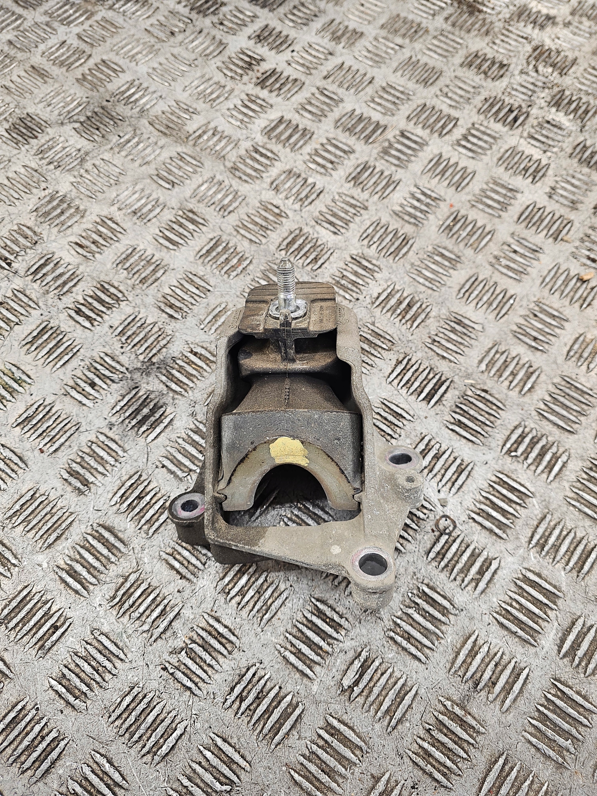 holder engine mount left MAZDA MX5 MX-5 4 IV