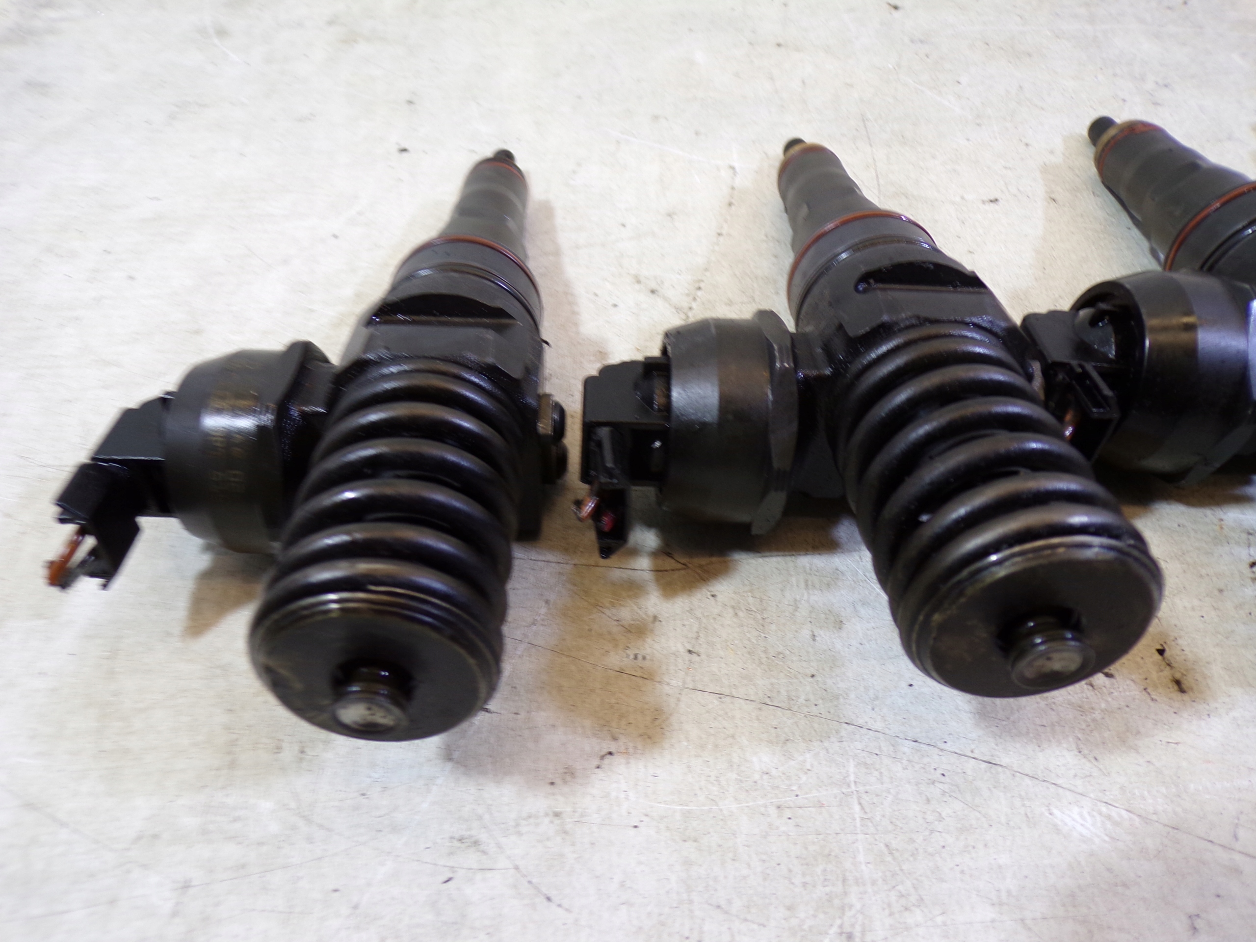 Einspritzdüsen Einspritzdüse Einspritzdüse 1.9 TDI 038130073AG (3)