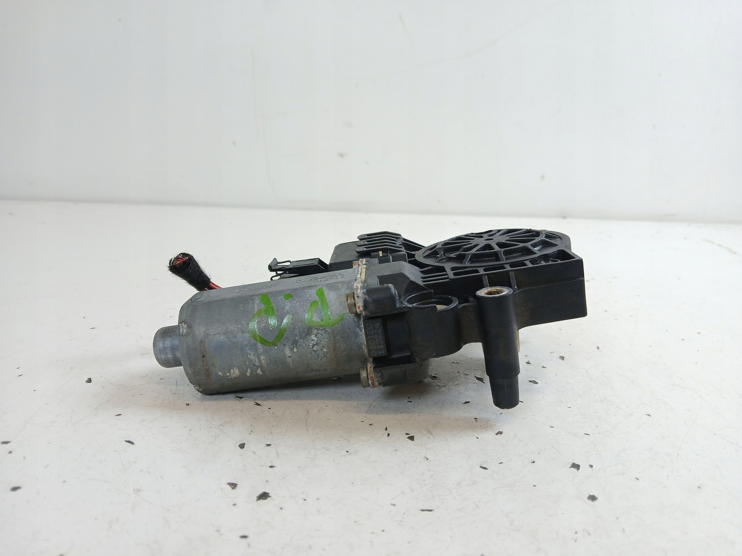 AUDI A6 C5 mini motor windows right front 0130821774
