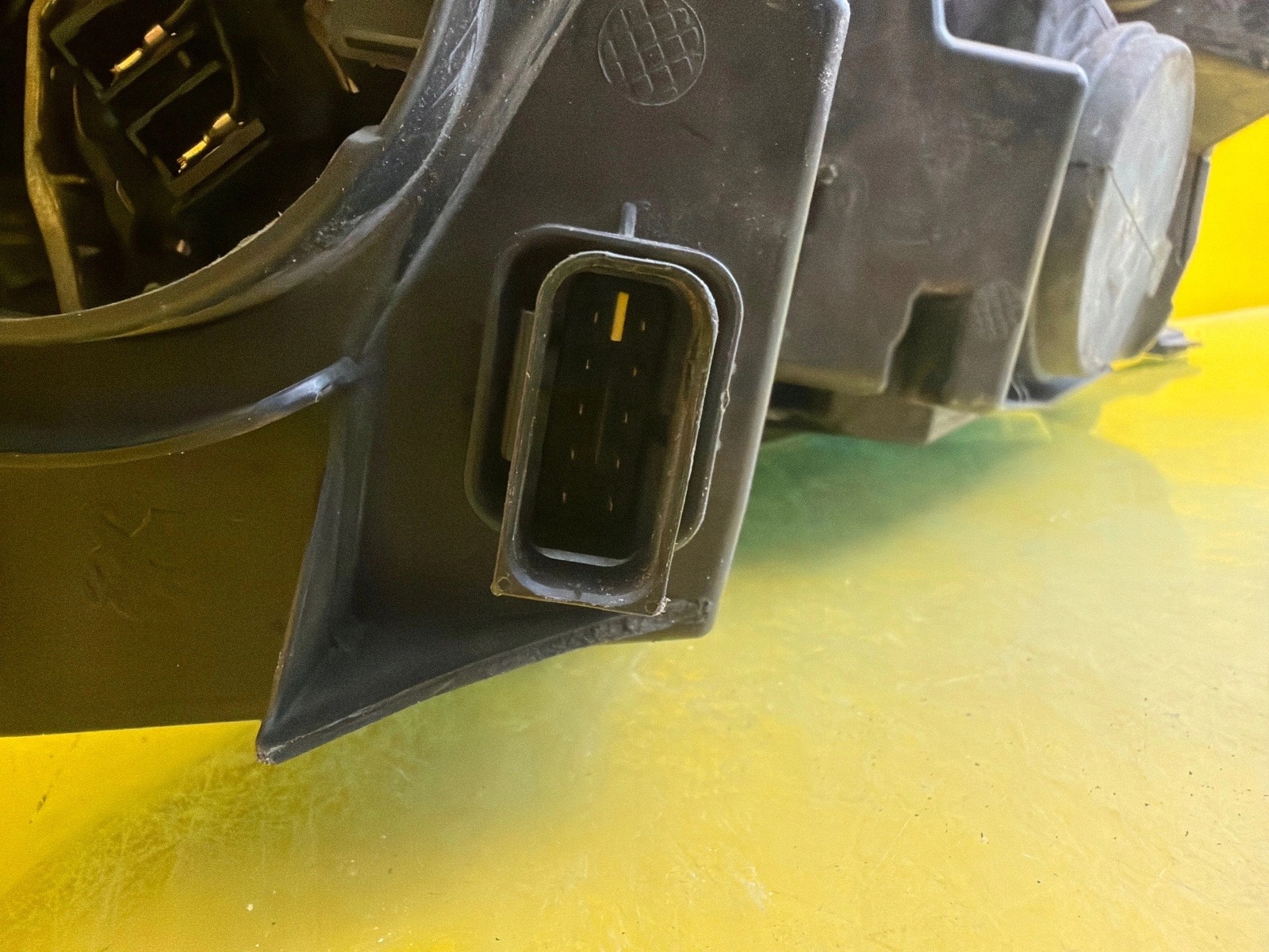 light right front Peugeot Rifter 2018- lens Led 9816827180