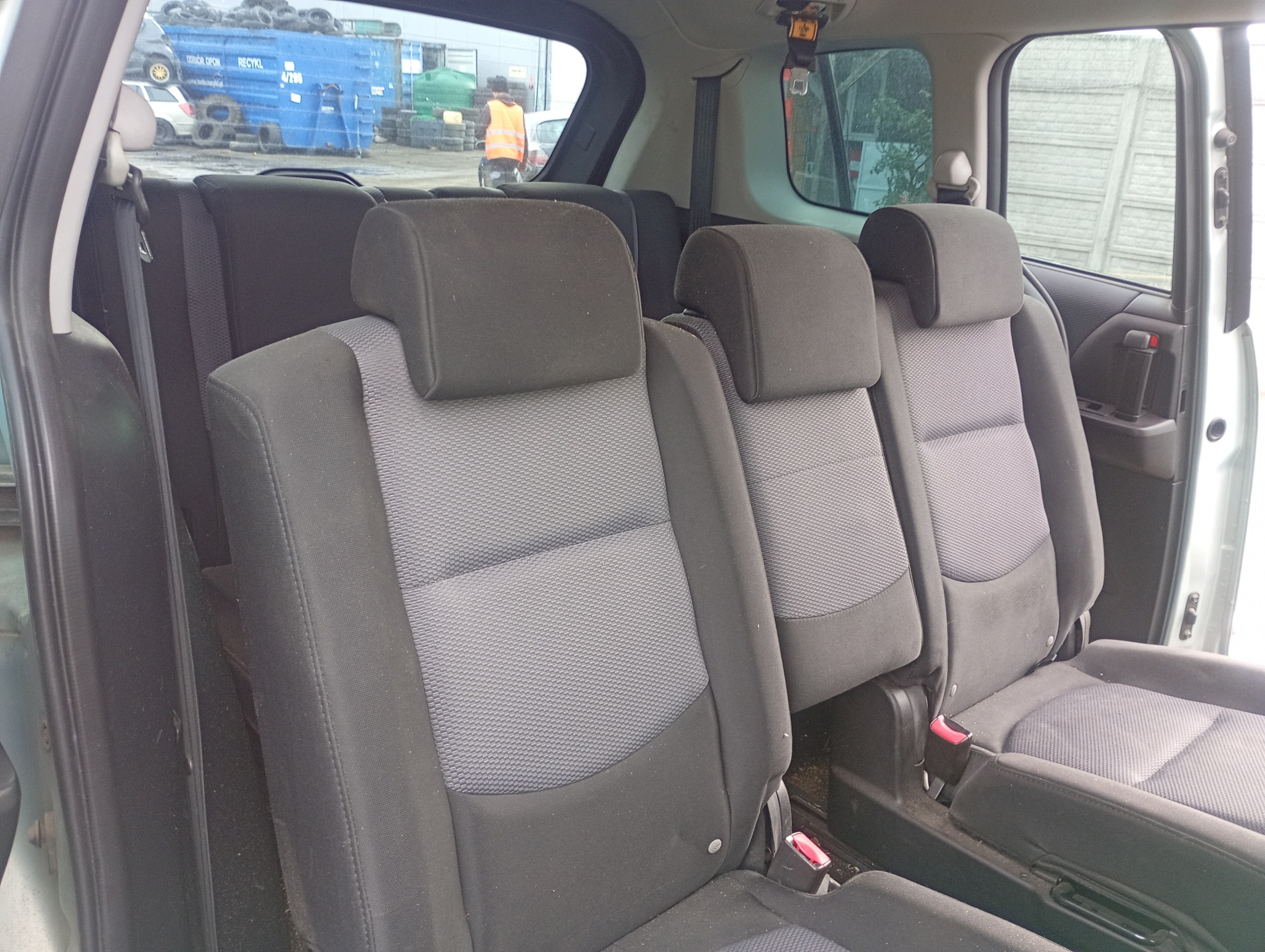 Sitz hinten heck Mazda 5 V 05-10