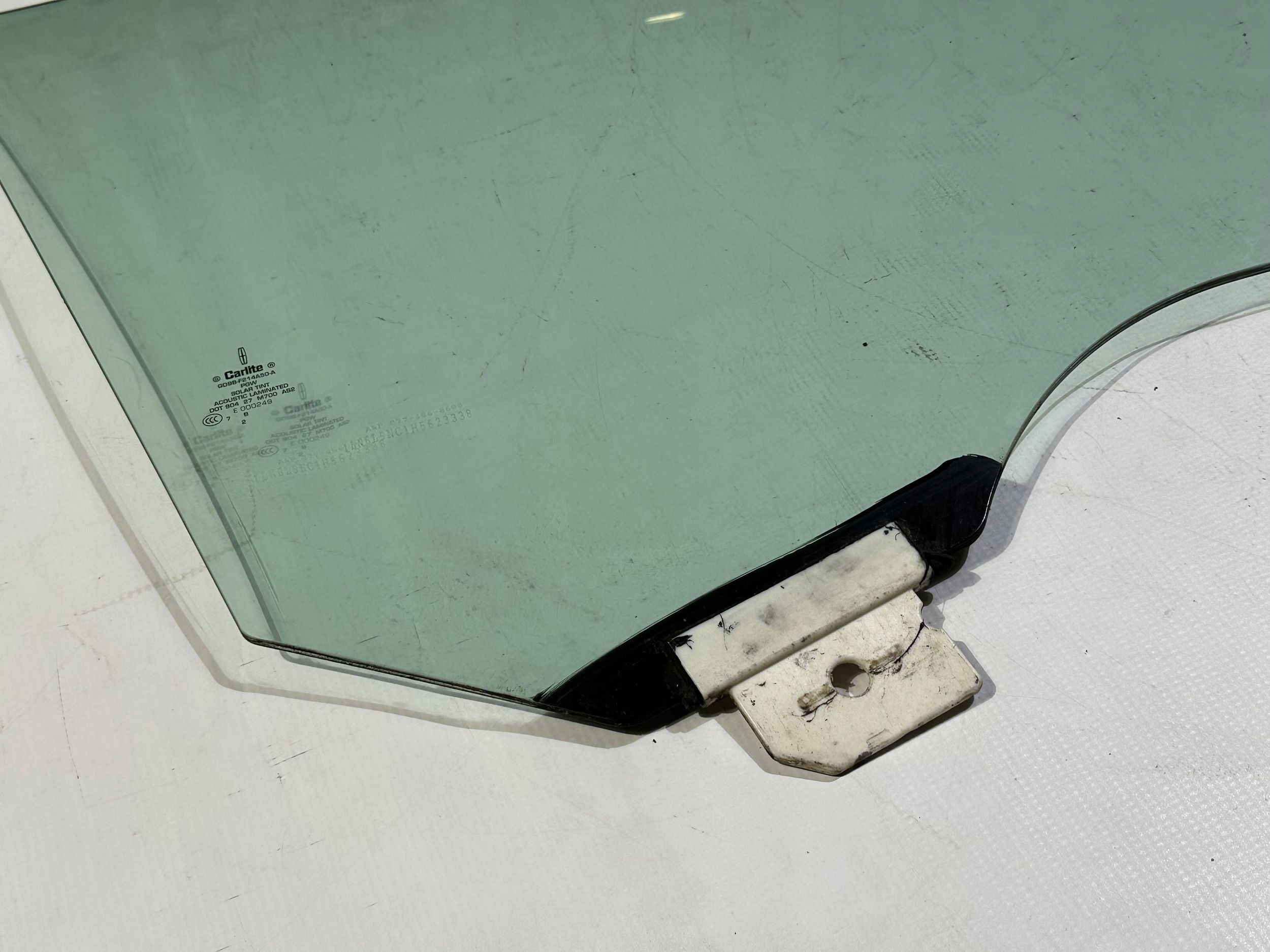 window door front front right of the passenger Lincoln Continental 2017+