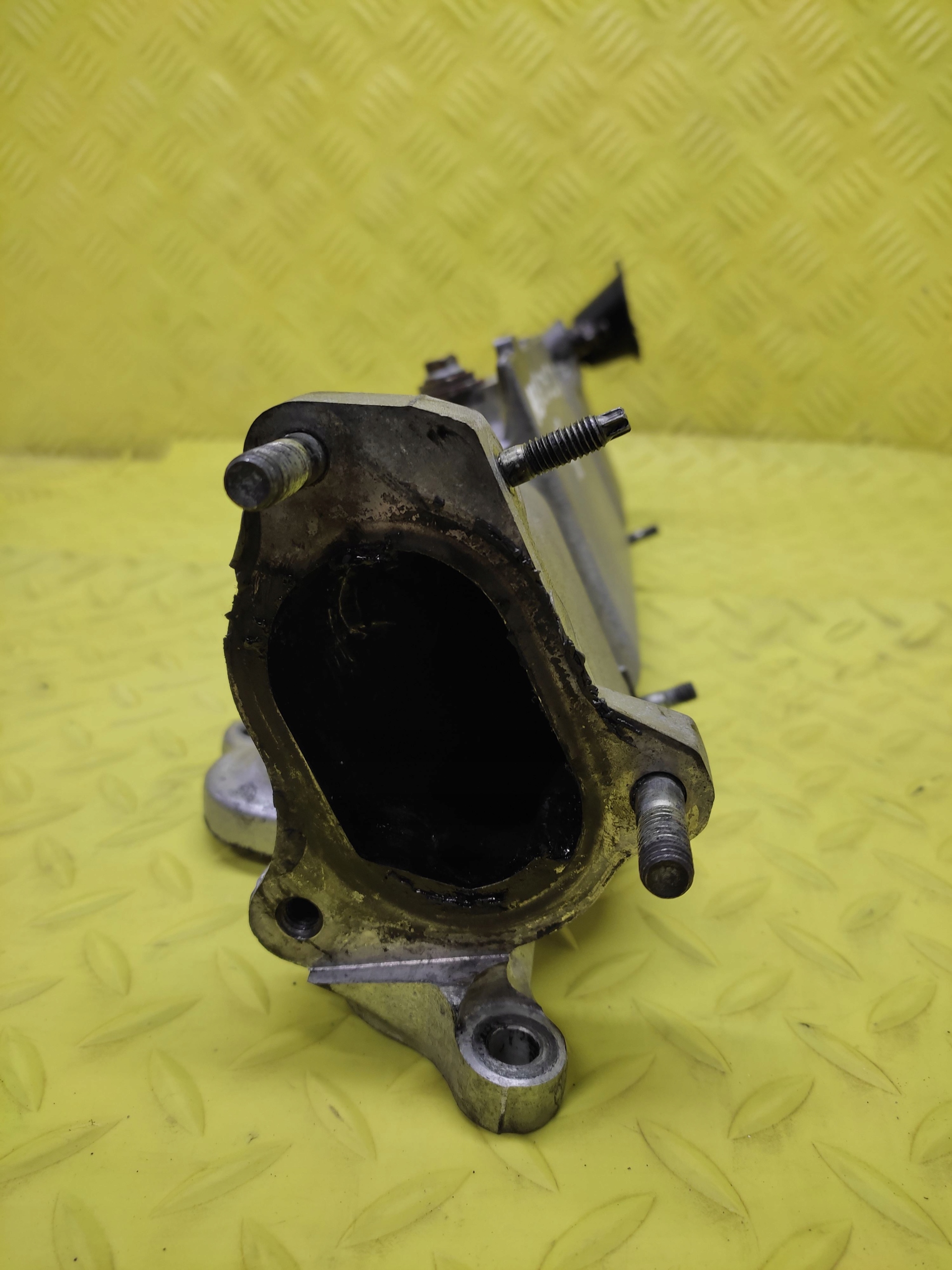 TOYOTA AVENSIS T25 2.0 D4D intake manifold