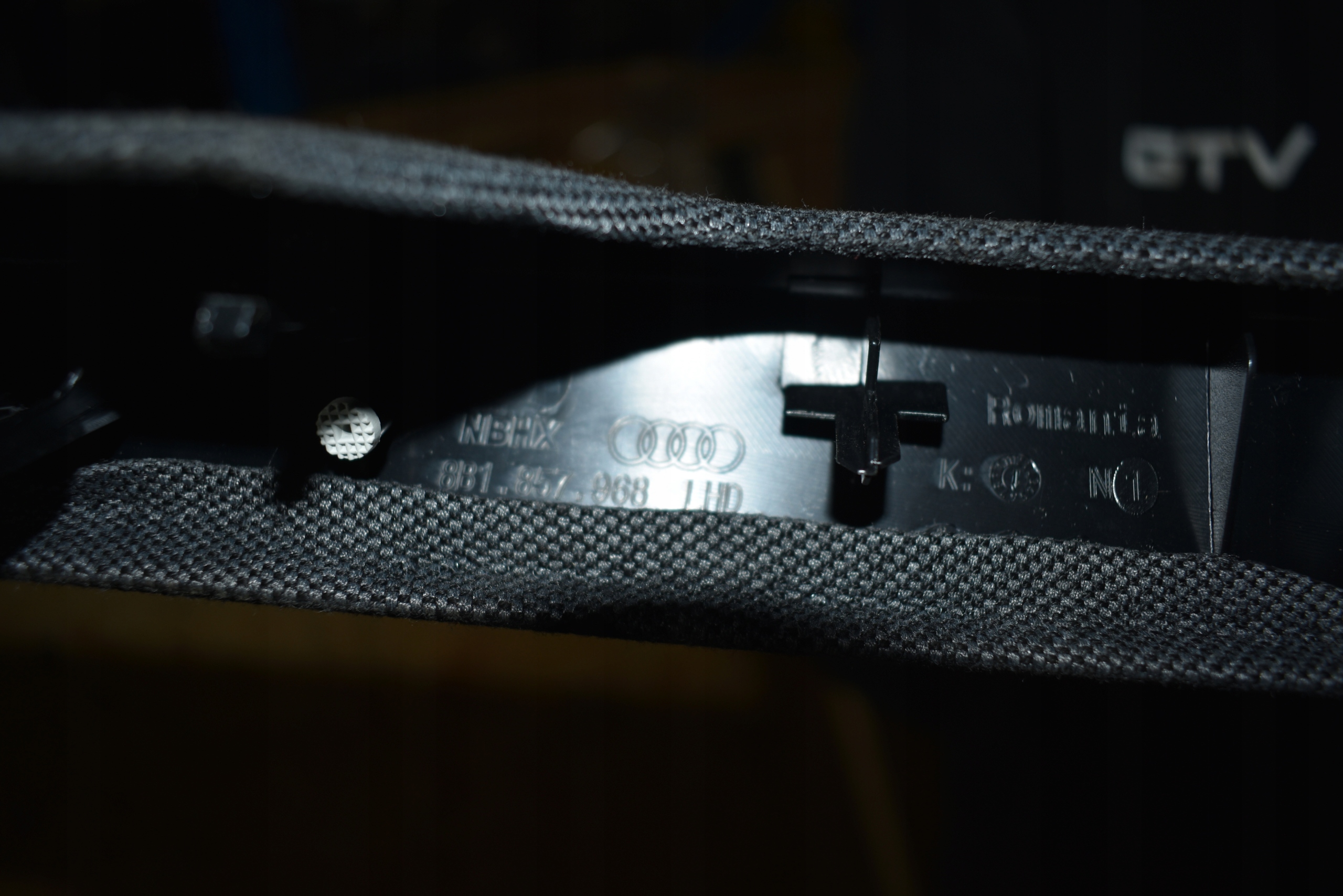 IDEALNY DEKOR Moulage Console AUDI A5 B10 1