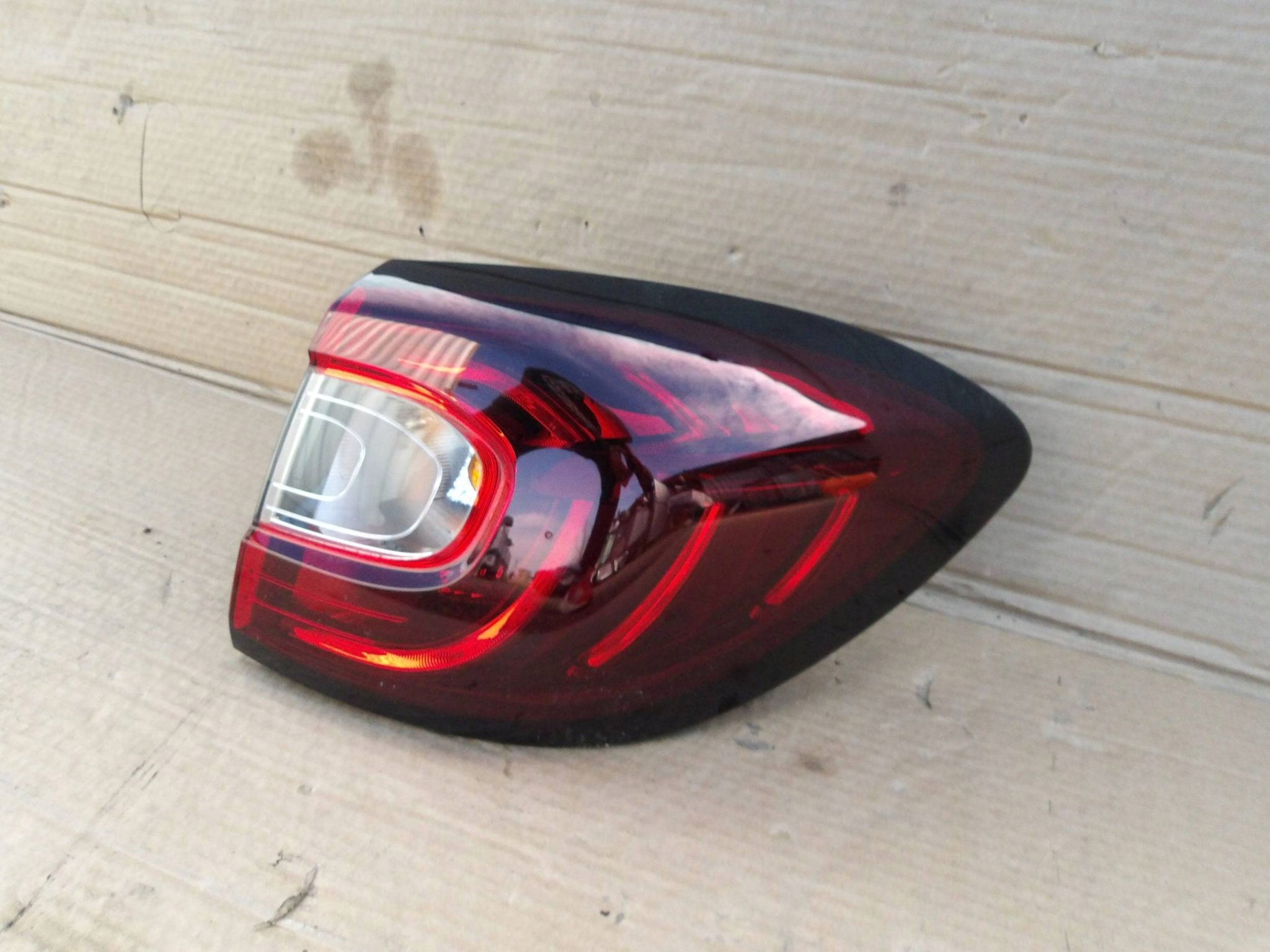 CAPTUR I LIFT CAPTUR PO LIFCIE LAMPA TYŁ PRAWA LED 265506738R