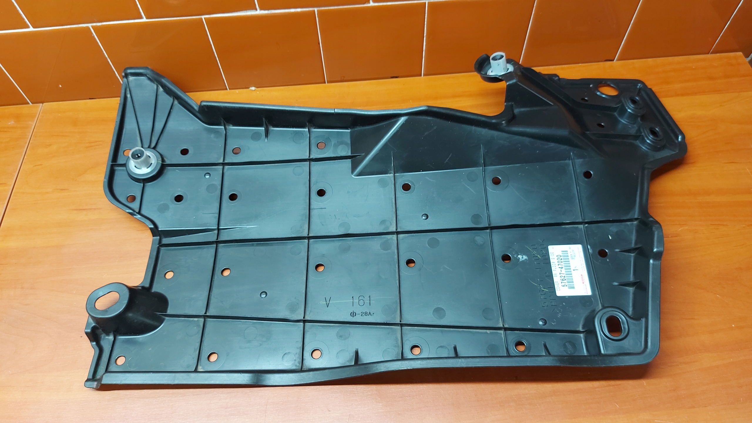 Blende Abdeckung abdeckung Unterfahrschutz rechts heck TOYOTA PRIUS PLUS 12