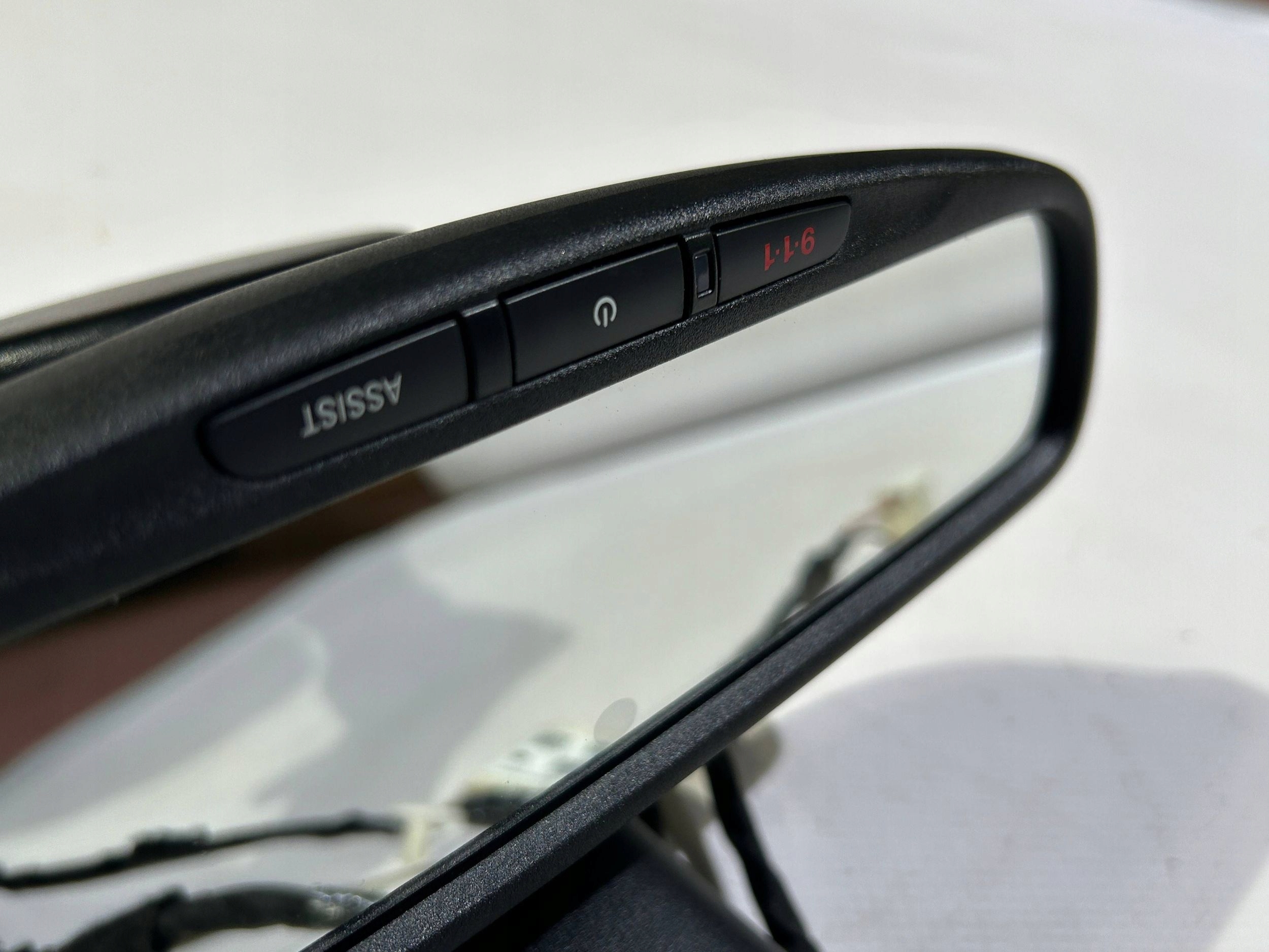 rear-view mirror inner sensor changes of the lights Dodge Durango 2014