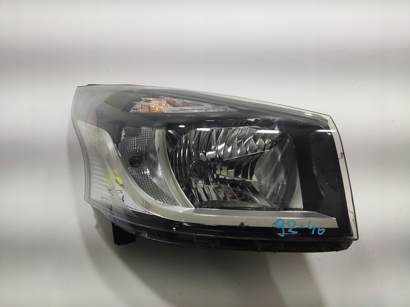 light right front front RENAULT TRAFIC III 2014-2019 260108047R EUROPA