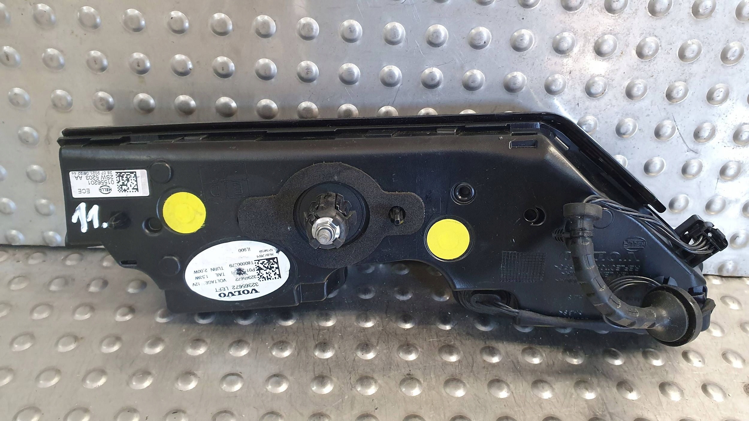 light rear part left VOLVO C40 to the bonnet 21- 32365672