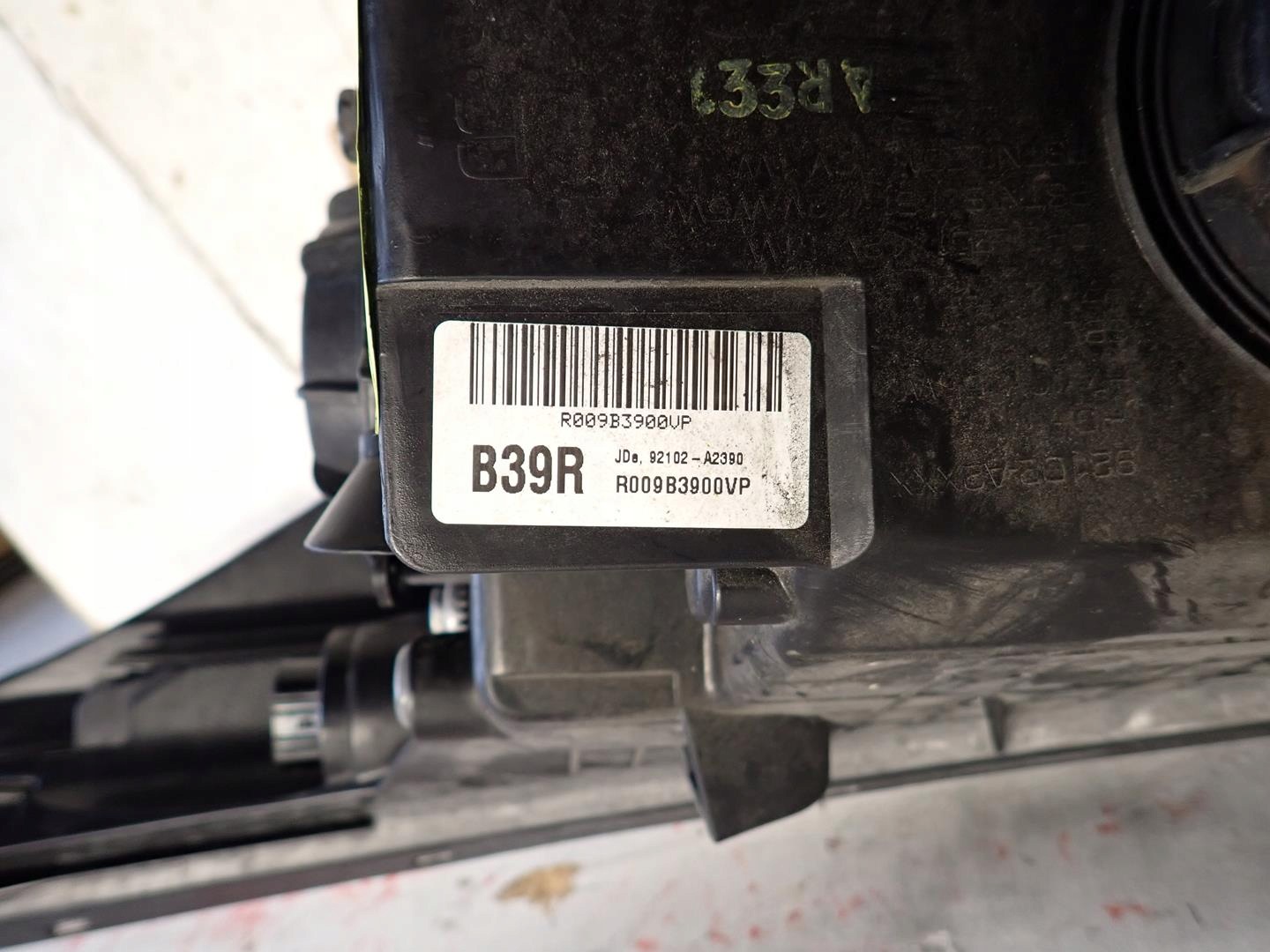 light front front right KIA PRO CEED II GT 2012-2018 XENON 92102-A2390