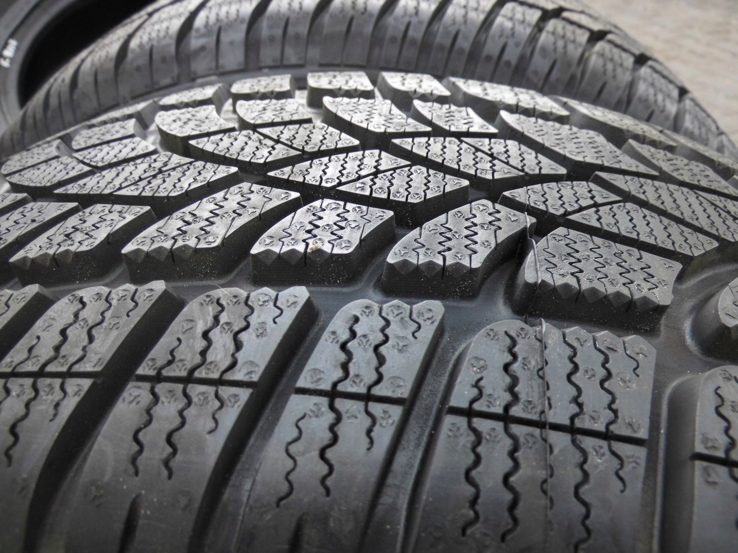 OPONY DUNLOP SP WINTER SPORT 3D 235/60 17'' 102H Marka Dunlop