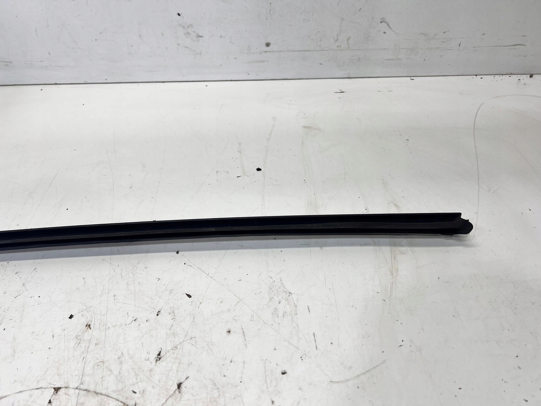 moulding dust windows CZOLOWEJ left front AUDI A6 C7 4G0854327A