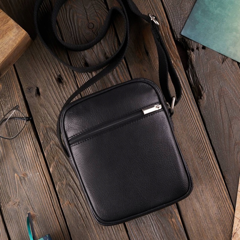 Męska Saszetka Czarna Skórzana Mała Torba Nerka na Ramię z Paskiem Paolo Model T-75-BL