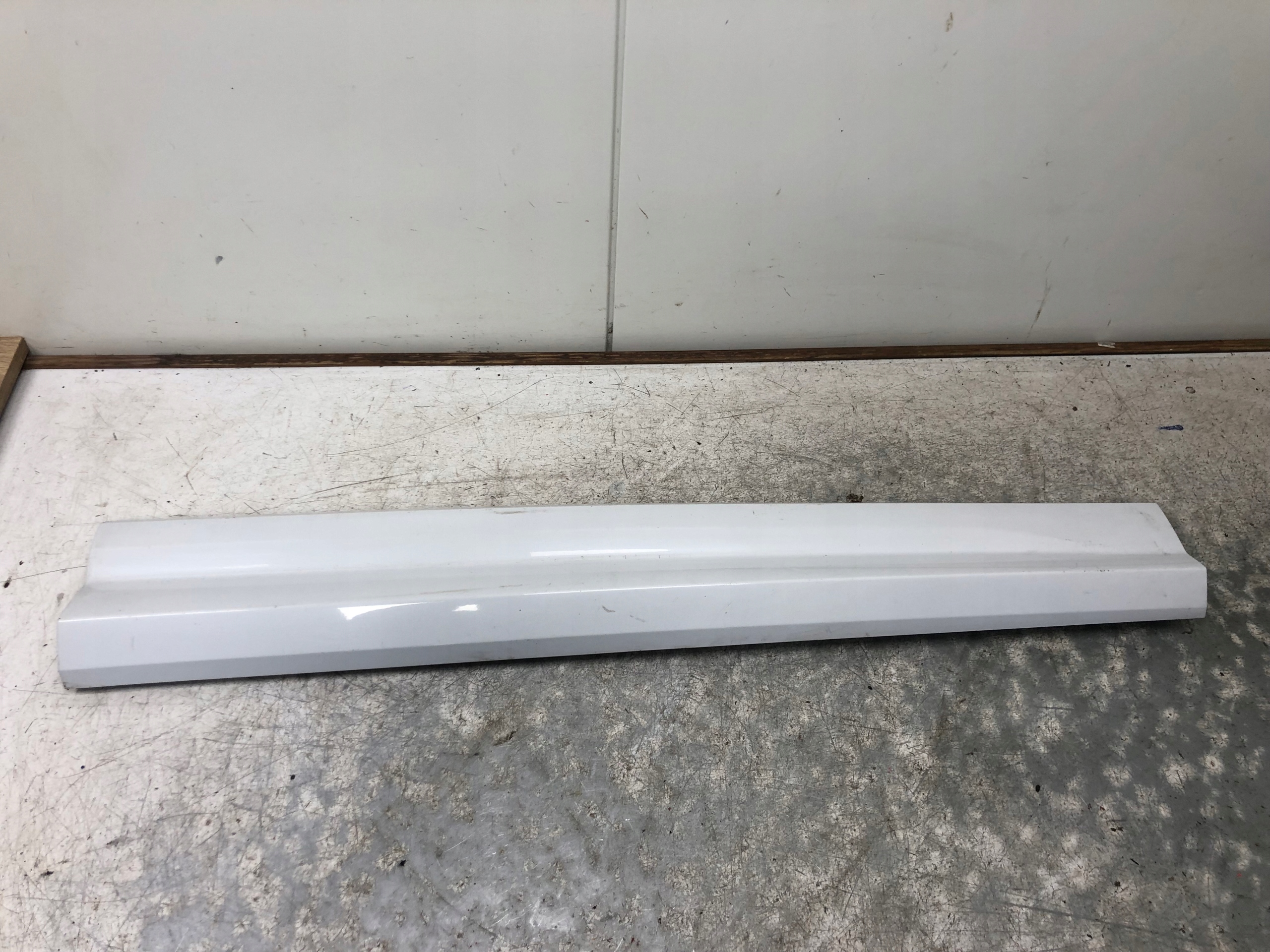 moulding door right front AUDI Q2 S-LINE 81A853960A
