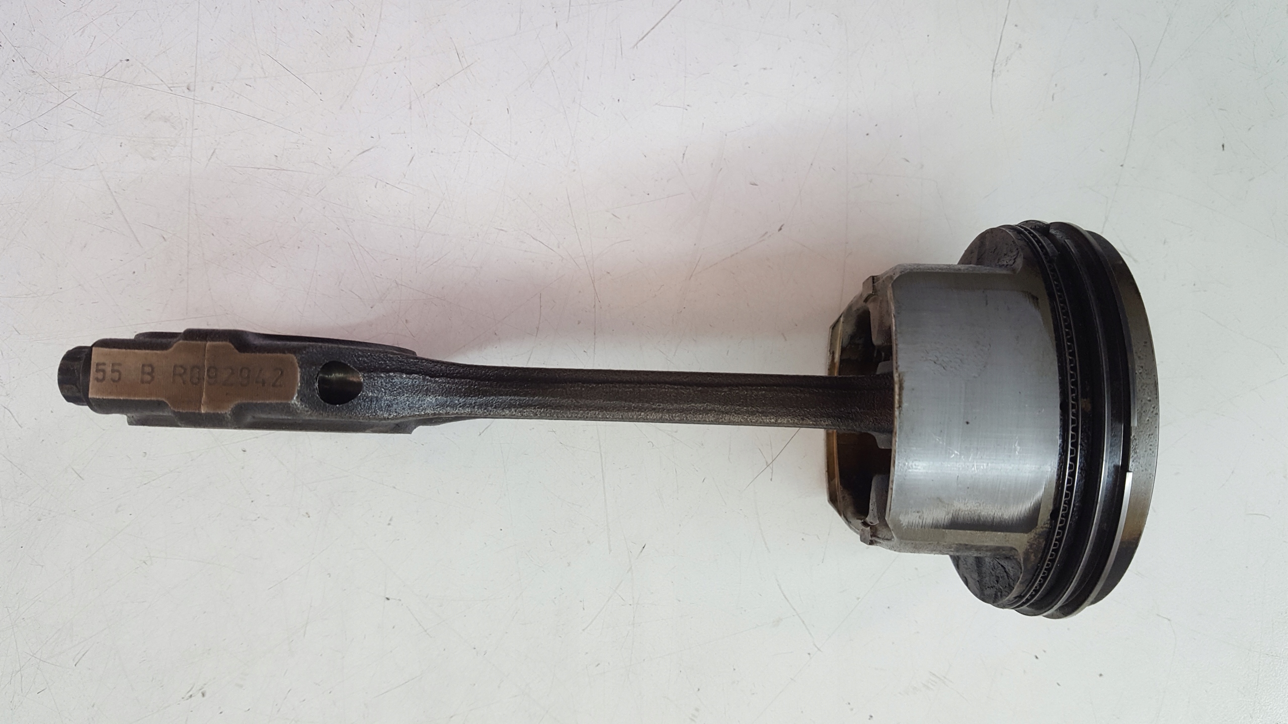 piston connecting rod Kia 1,4 petrol