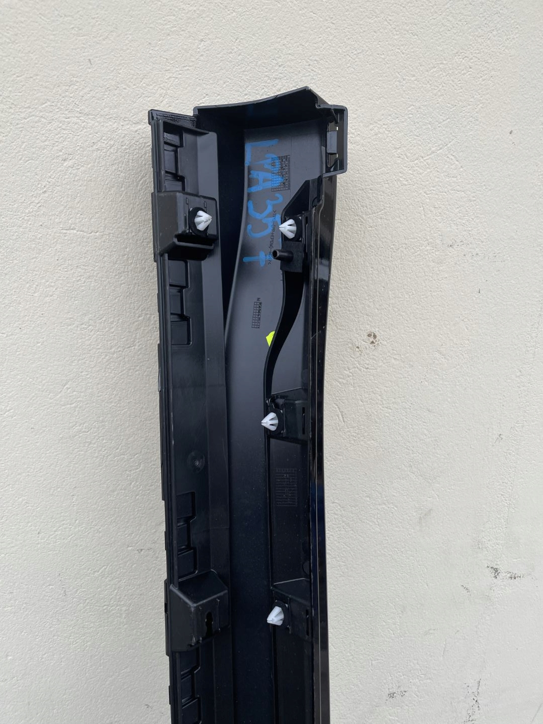 LPA357 FORD CAPRI 24- moulding threshold left R2KB-R10155-B