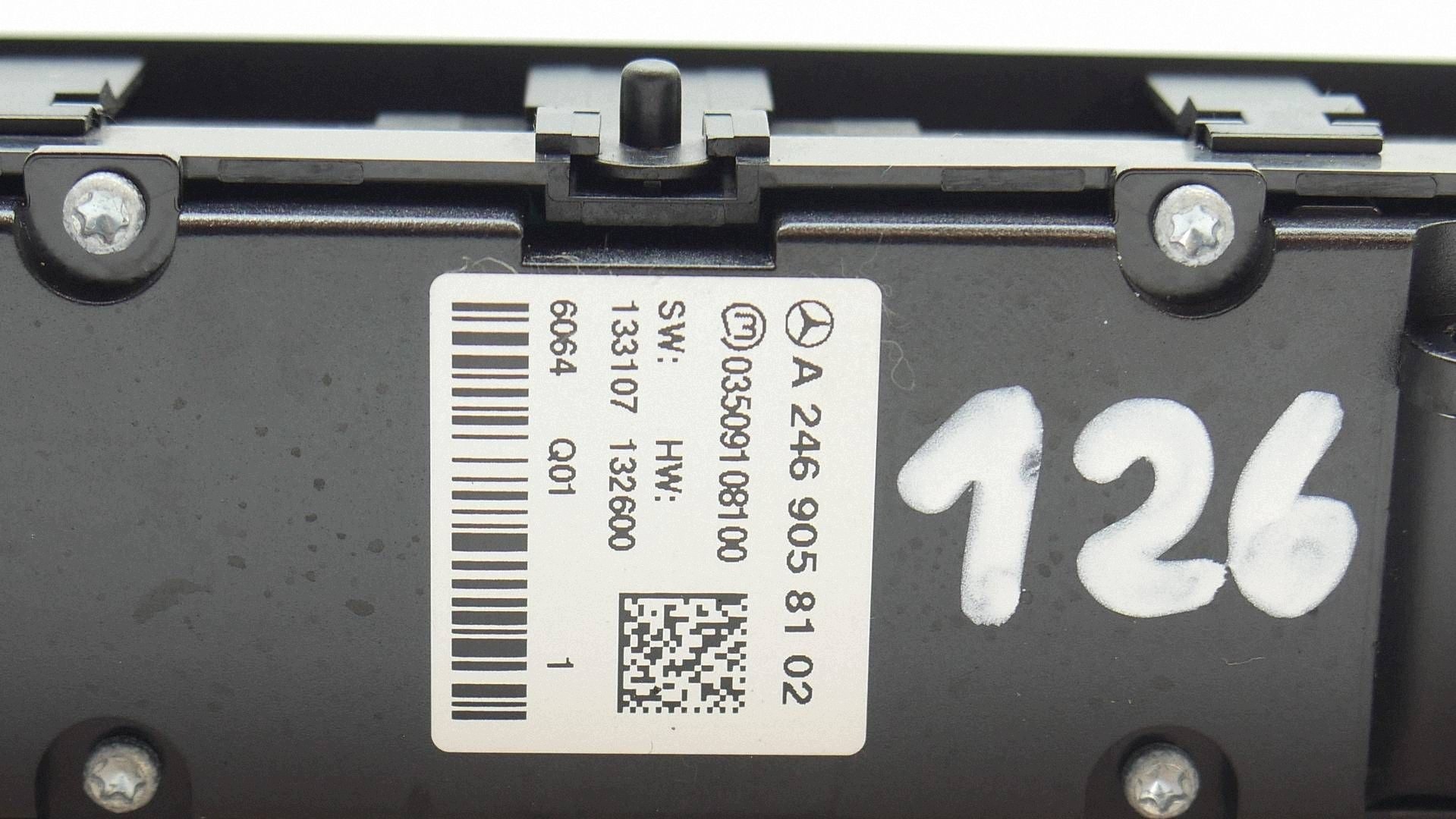 control panel switch of warning lights MERCEDES A W176 A2469058102
