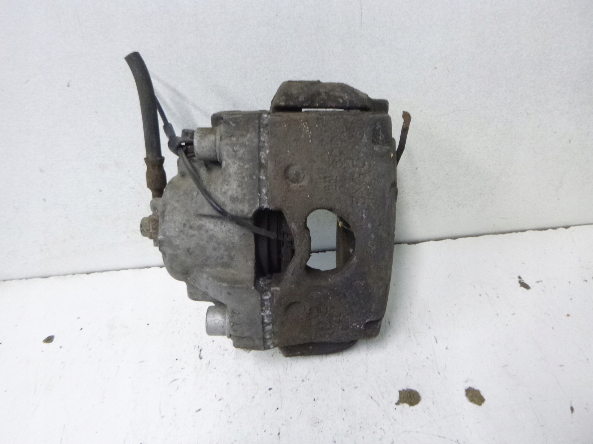 caliper brake front Opel Signum 2.2 03r.
