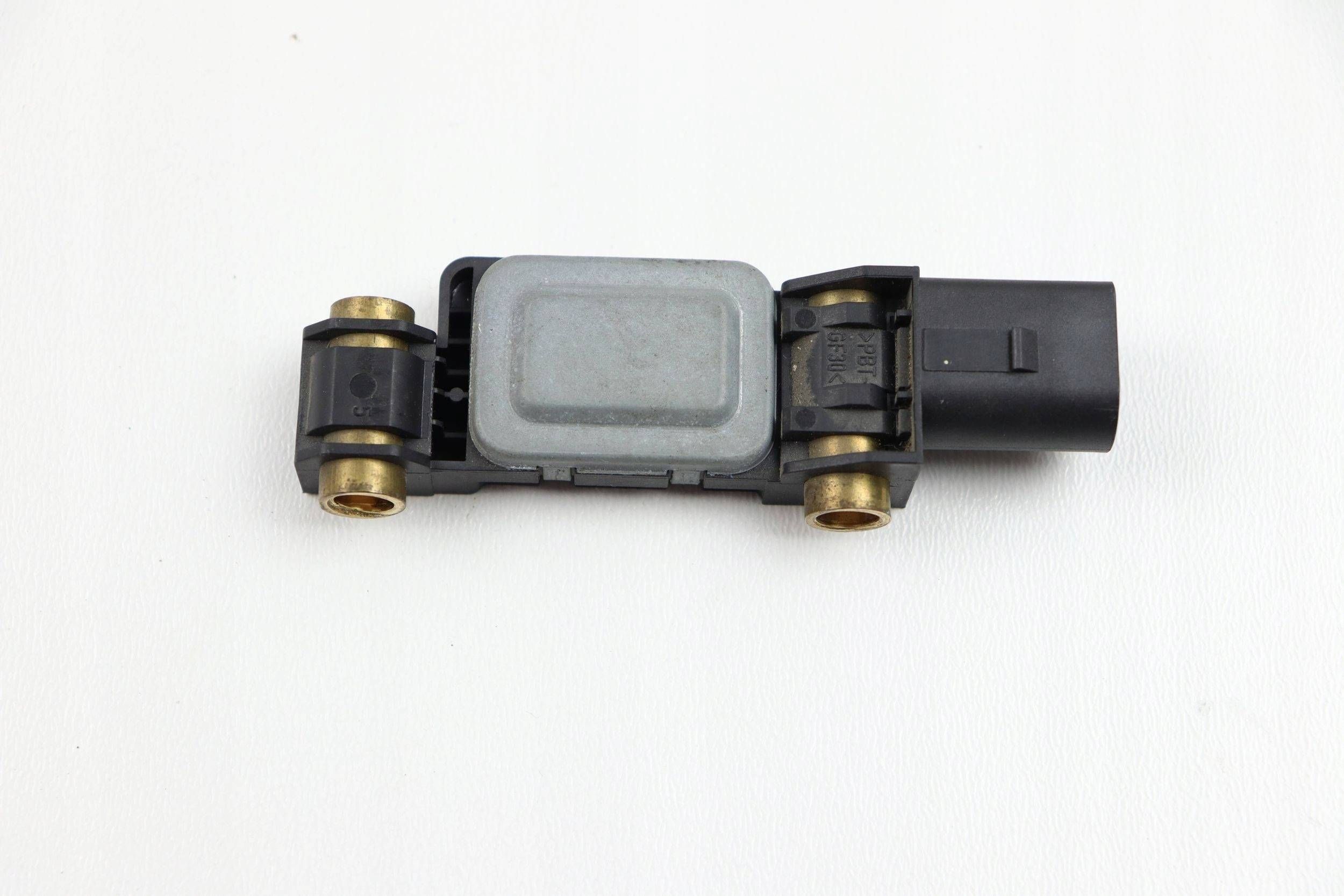 AUDI A4 B6 Sensor SENSOR Beschleunigungs- UDERZENIOWY 8E0959643A