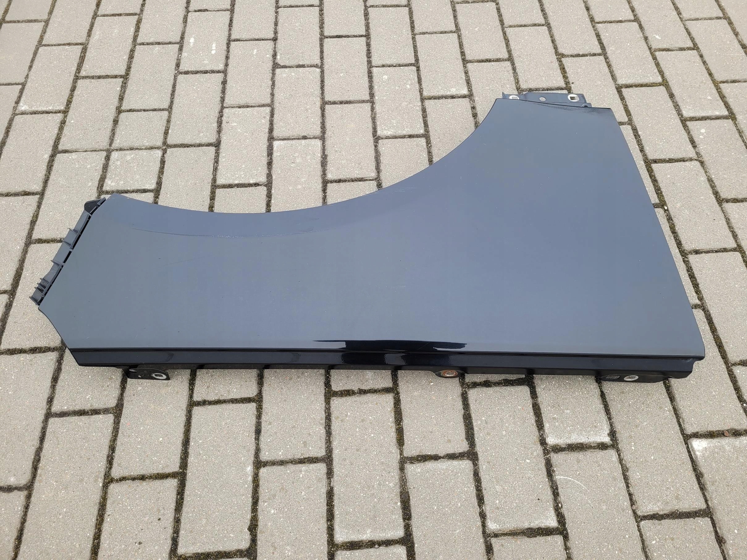fender front front right + support RANGE ROVER VOGUE L405 LAKIER 820