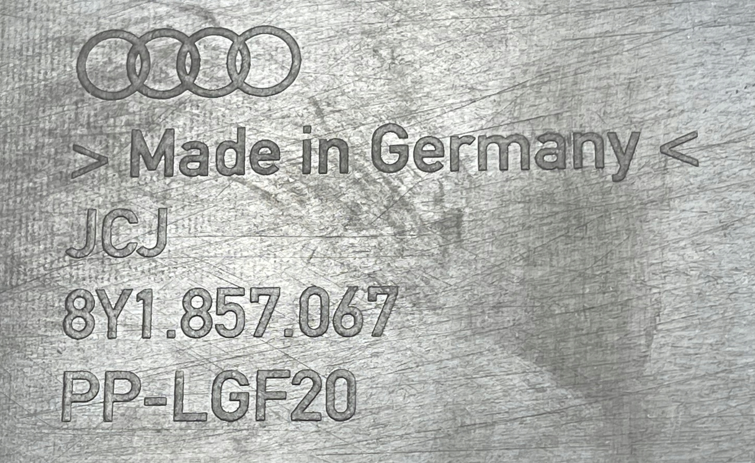 AUDI A3 8Y dashboard instrument panel console cockpit original 8Y2857001B 8Y1857067