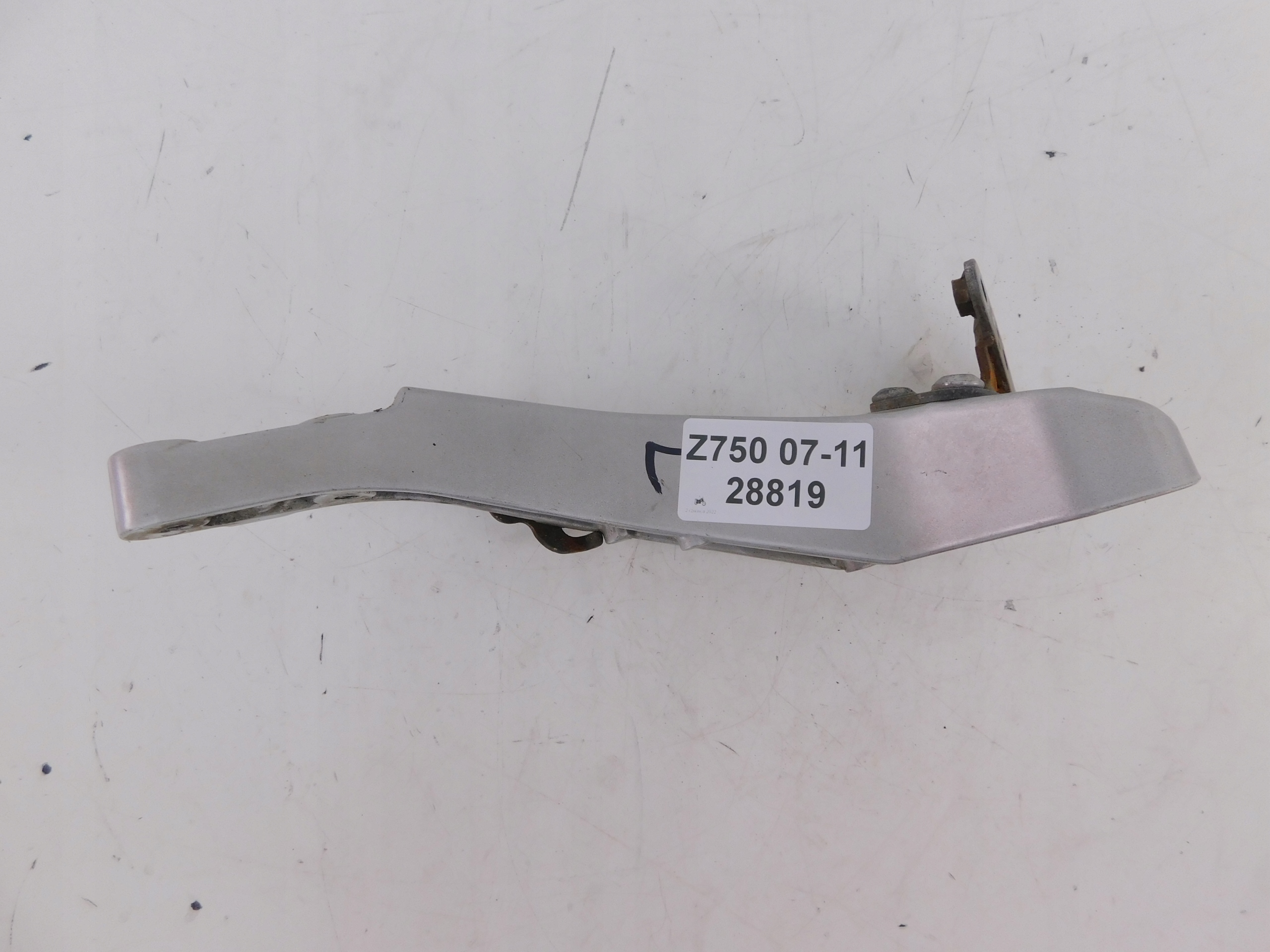 46012-1273 - KAWASAKI Z750 07-11 левая лапа двигателя