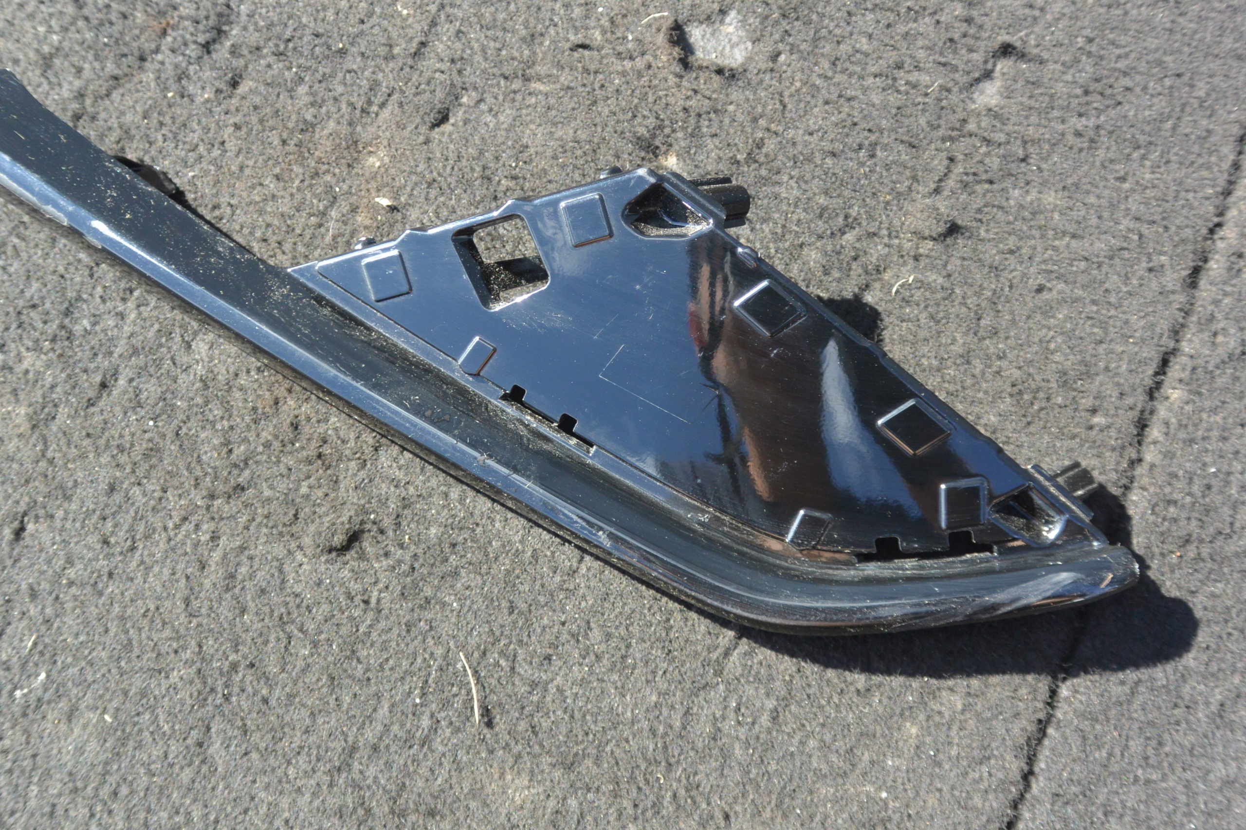 grid moulding grille of a bumper left front MAZDA CX3 CX-3