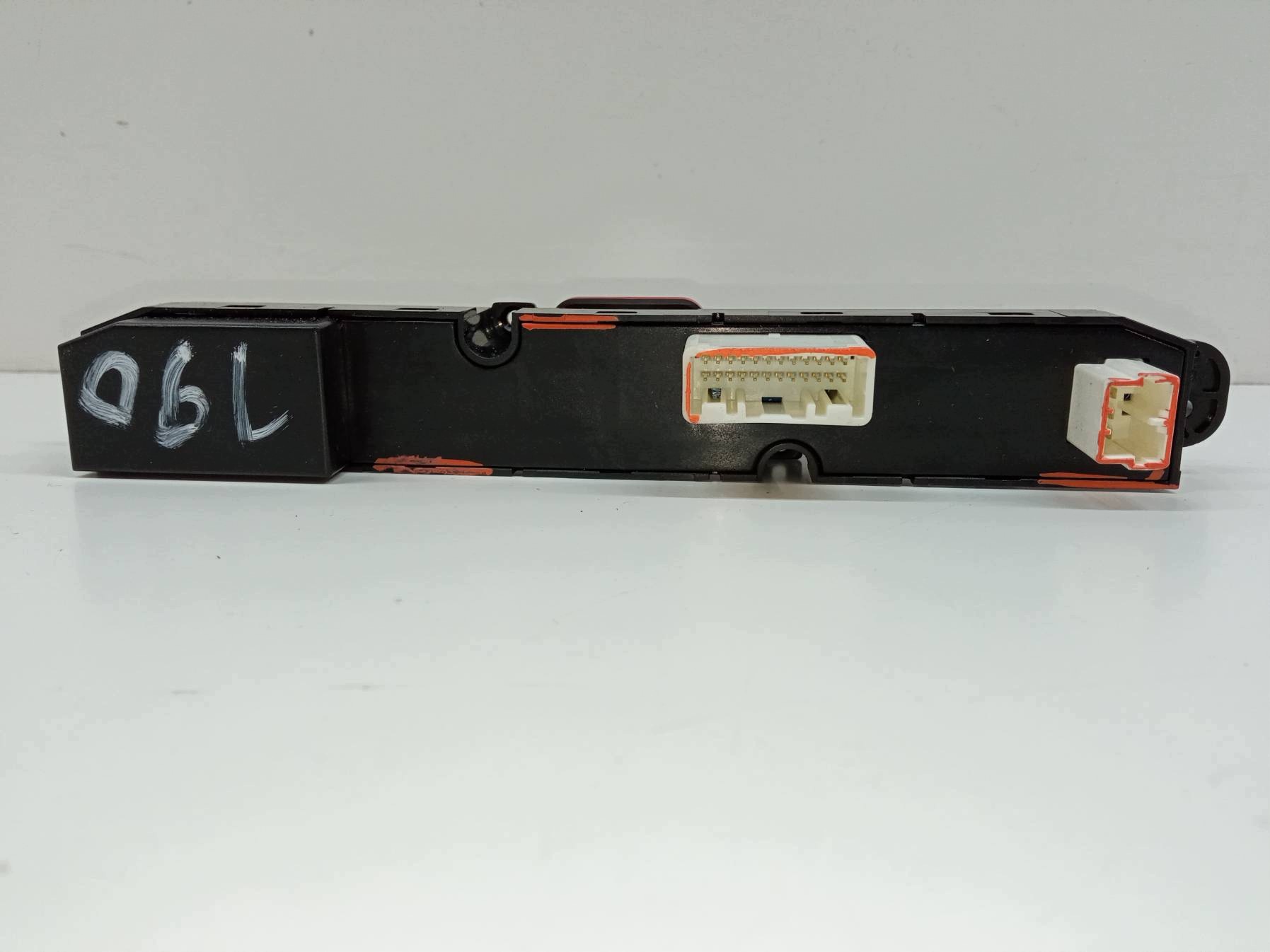 switch of warning lights 93700-1H000 Kia Cee'd and (2006-2012)