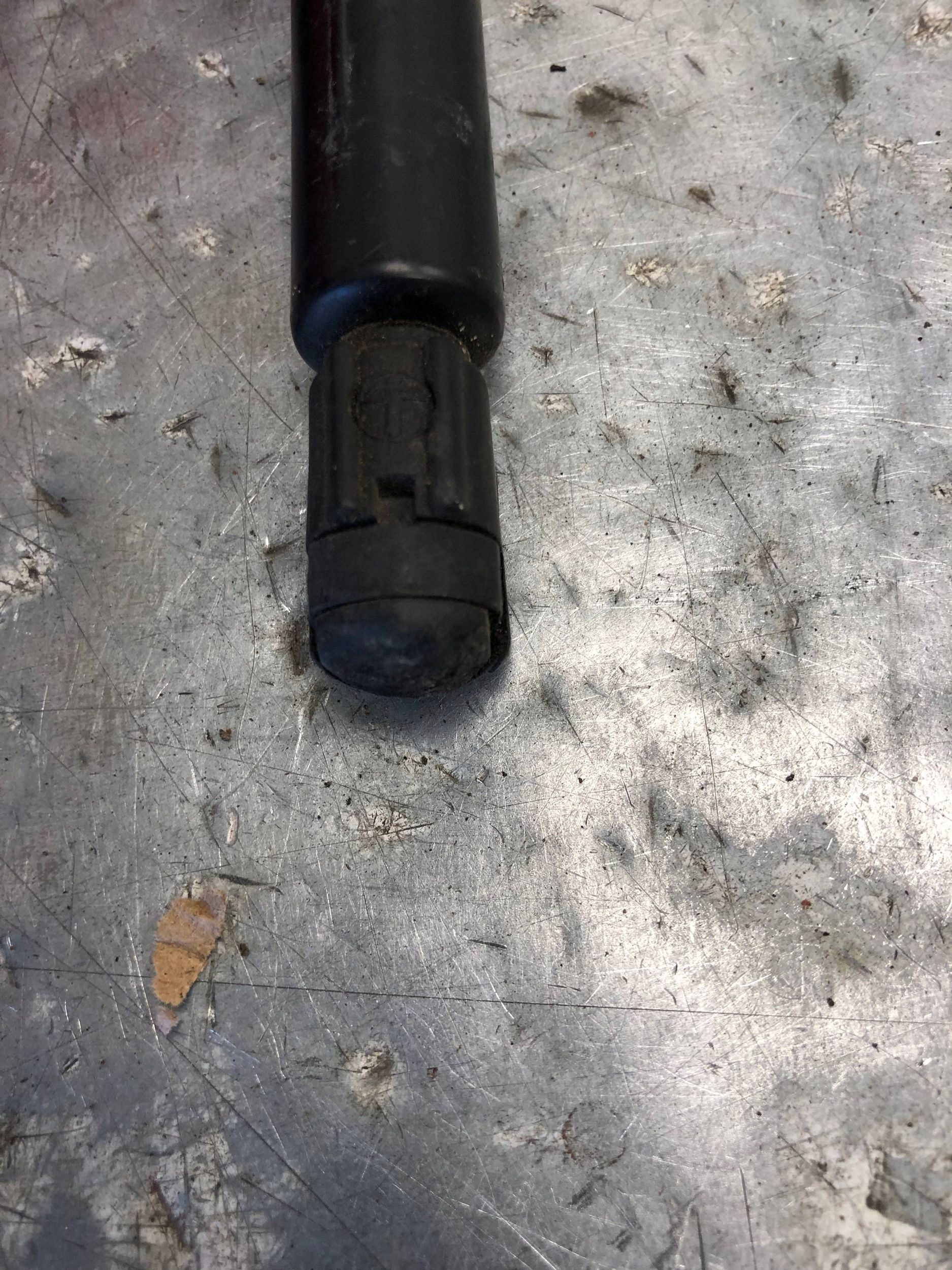 damper bonnets FORD MONDEO MK5 DS73-F16C827-AD