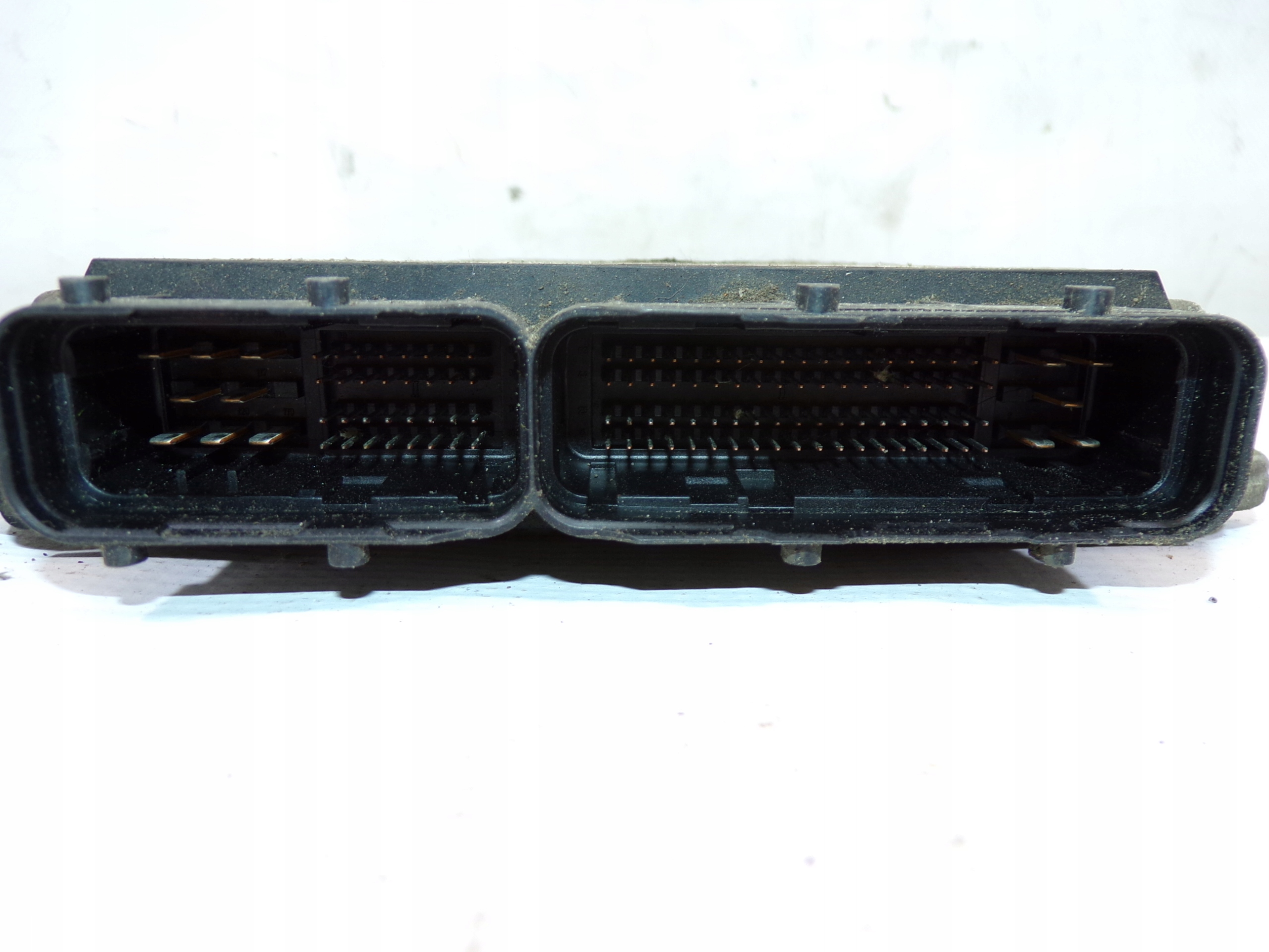 computer control unit of the engine TOYOTA YARIS 2 II 1.4 D4 0281012515