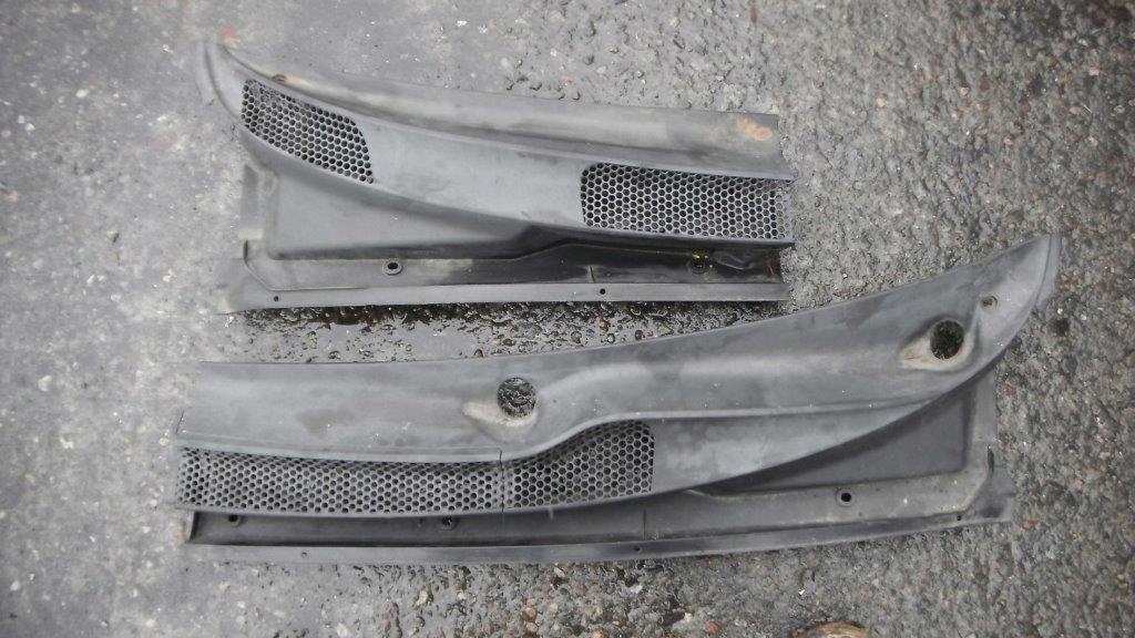 TOYOTA YARIS 98-02 PODSZYBIE PLASTIKOWE EU KOMPL