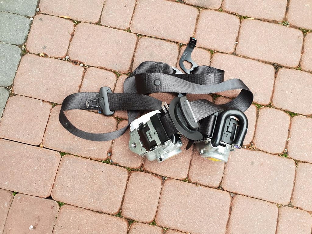 111 - Ремінь безпеки піротехнічні ремені Opel Astra K V