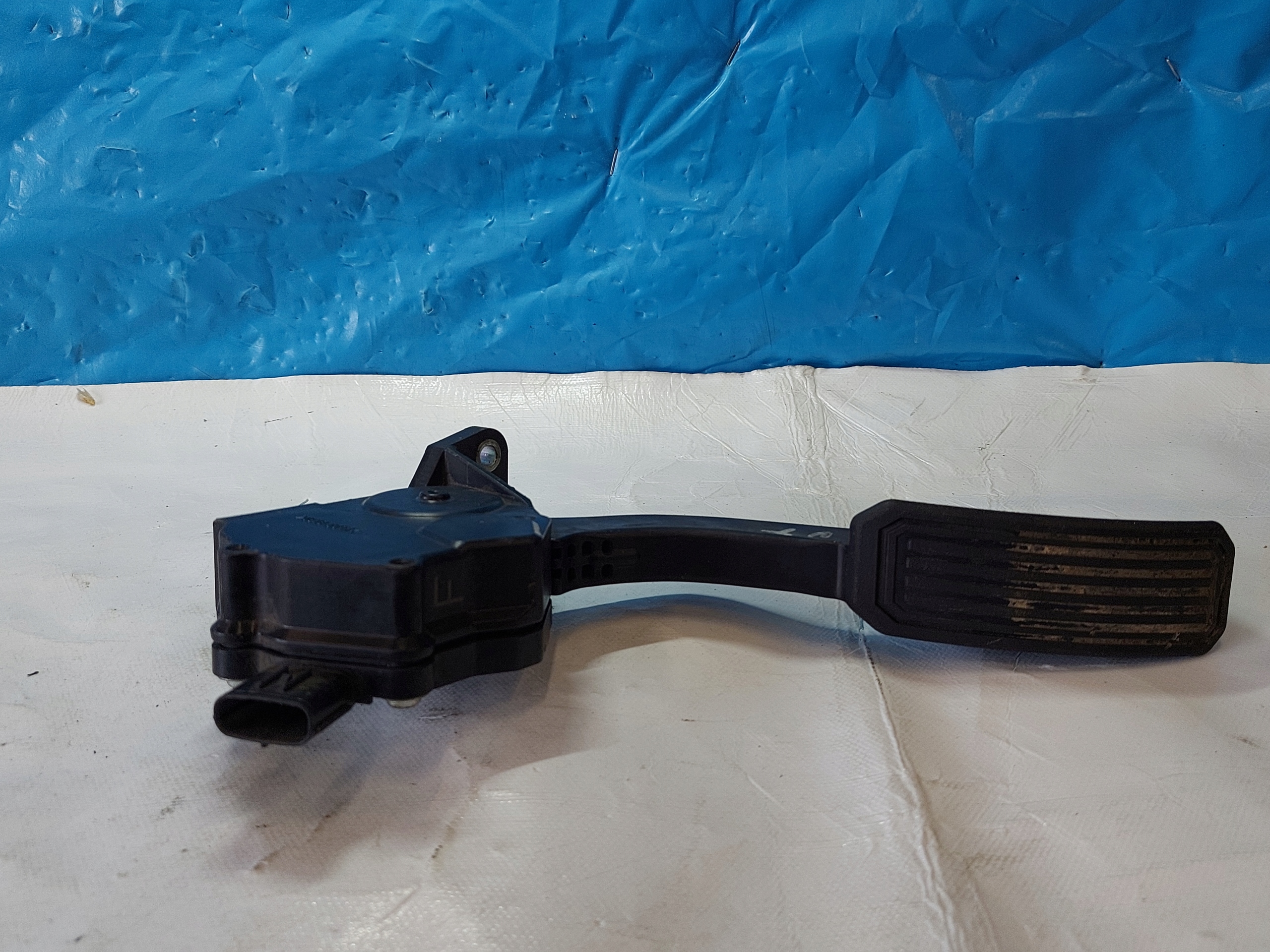 accelerator pedal TOYOTA RAV-4 7811042010