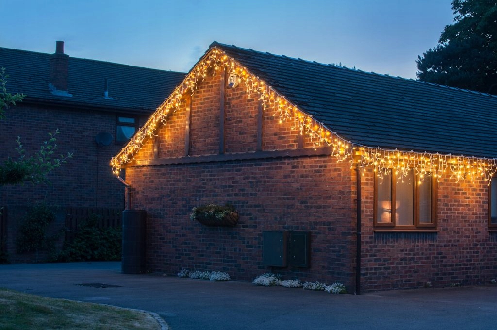 SOPLE 100 LED 5,5m KURTYNA GIRLANDY BIAŁE CIEPŁE Zasilanie sieciowe