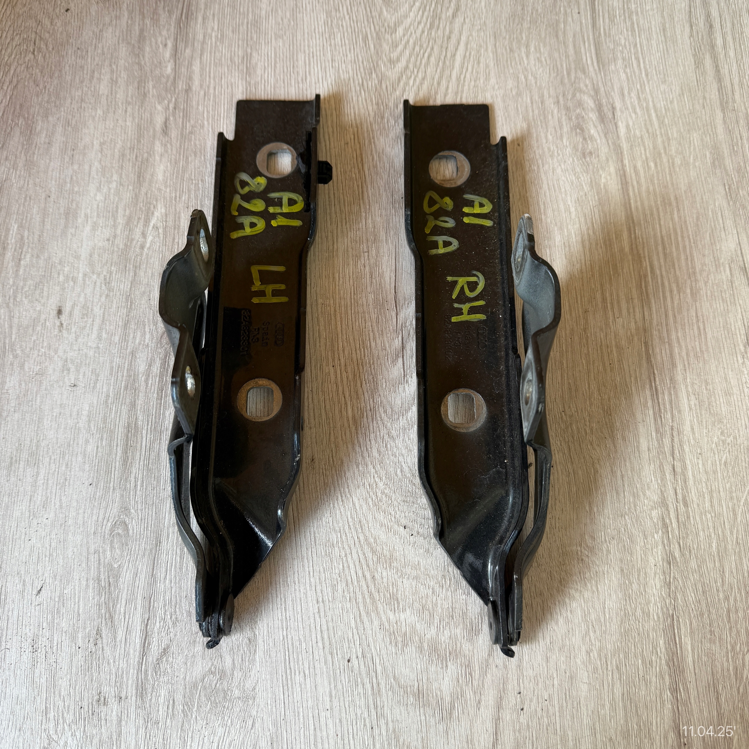 hinge bonnet hinges left right KOMPLET AUDI A1 82A