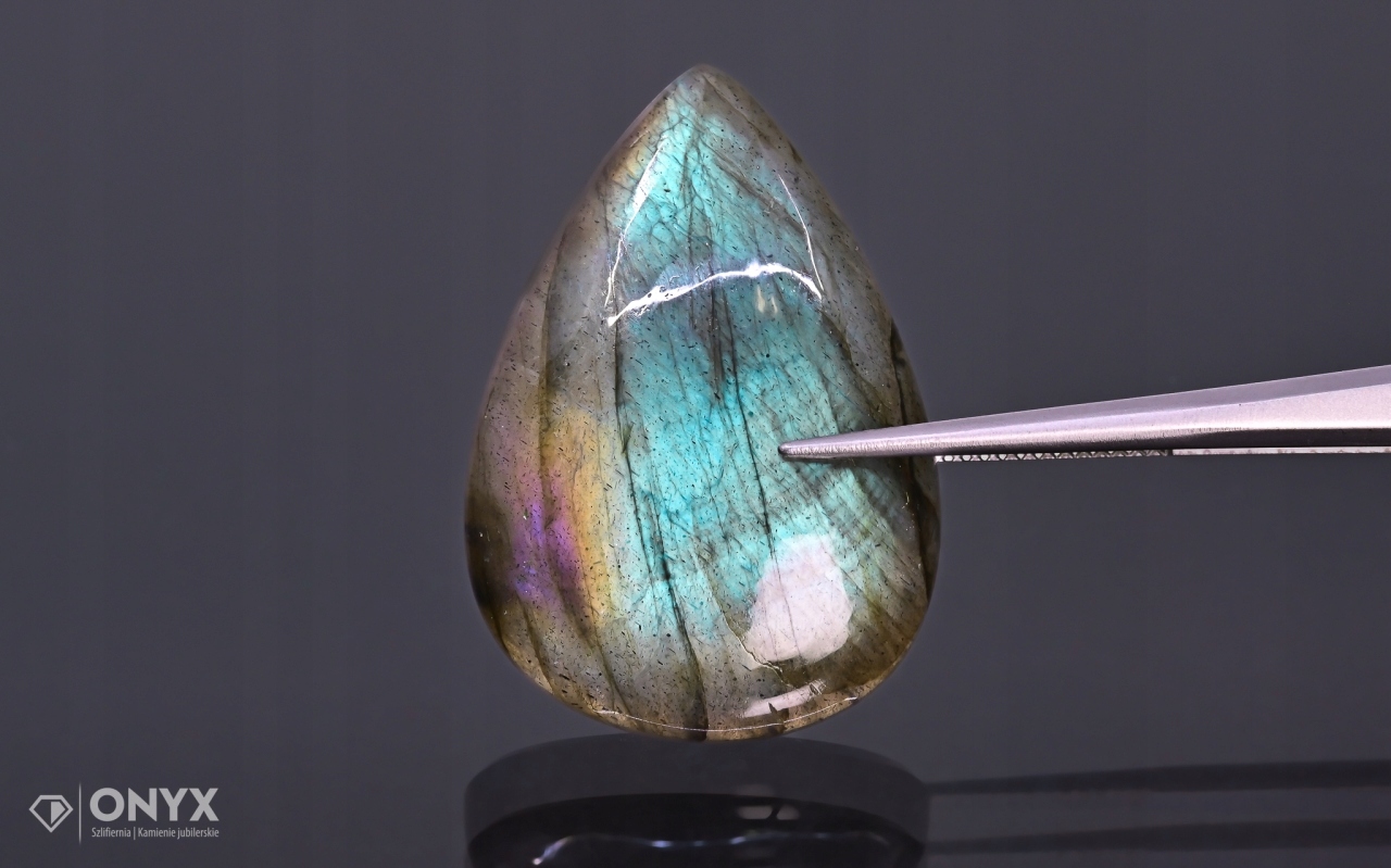 Labradorit kabošon slza 32x22 mm