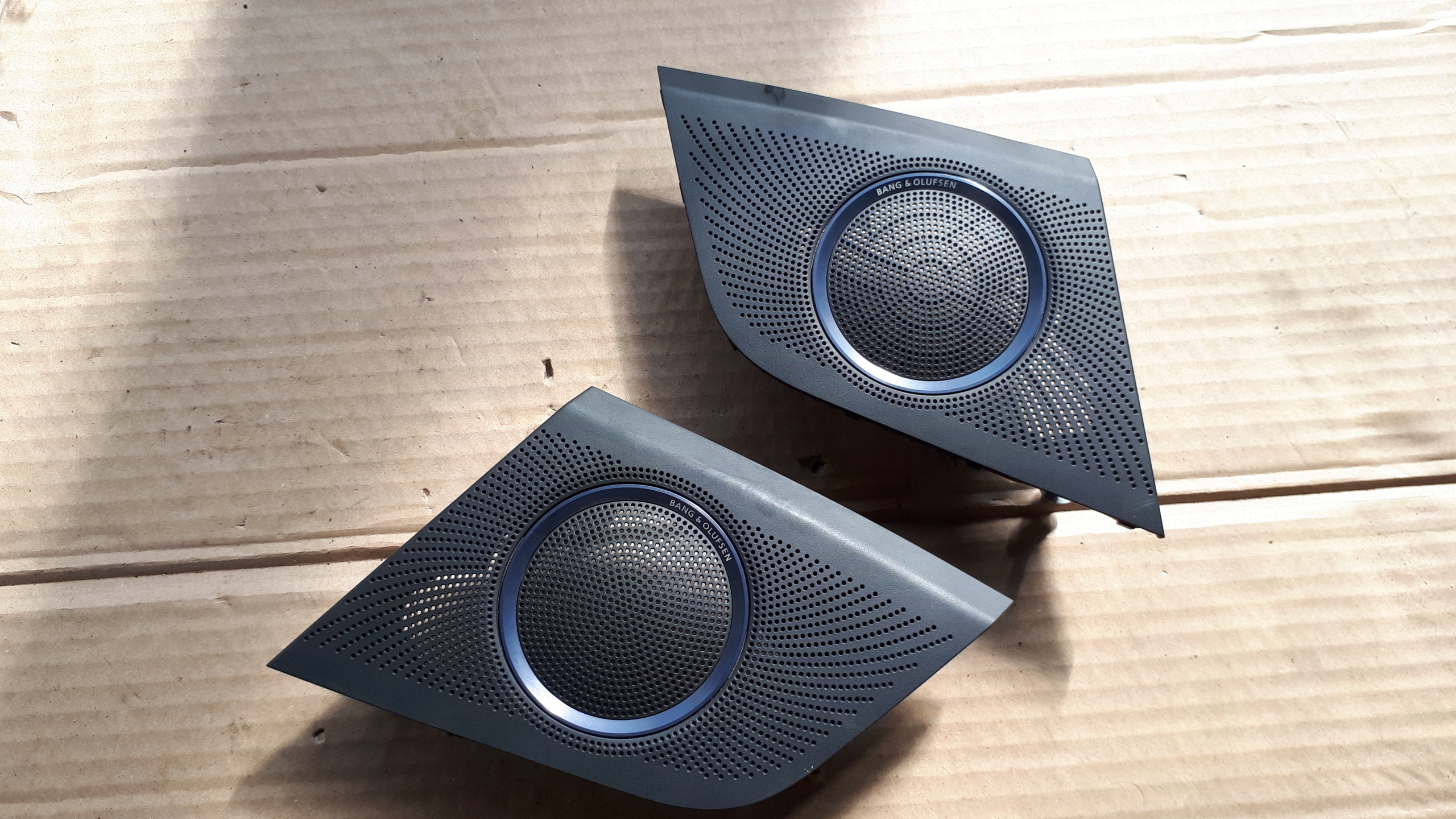 S4 B8 A4 MASKOWNICE consoles bang OLUFSEN left right A5 8T