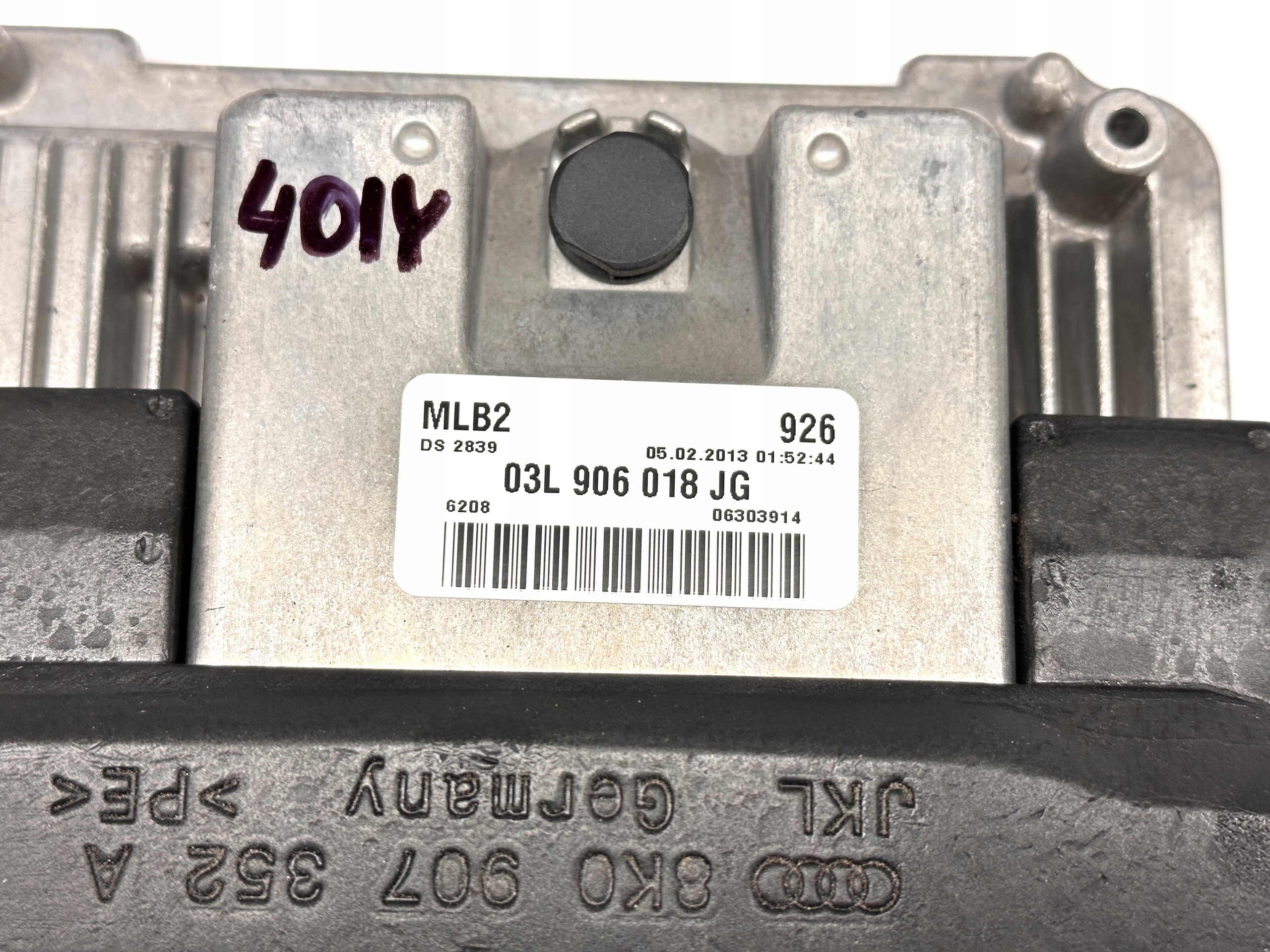 AUDI A4 B8 A5 8T 2.0TDI CGL computer control unit of the engine ECU 03L906018JG