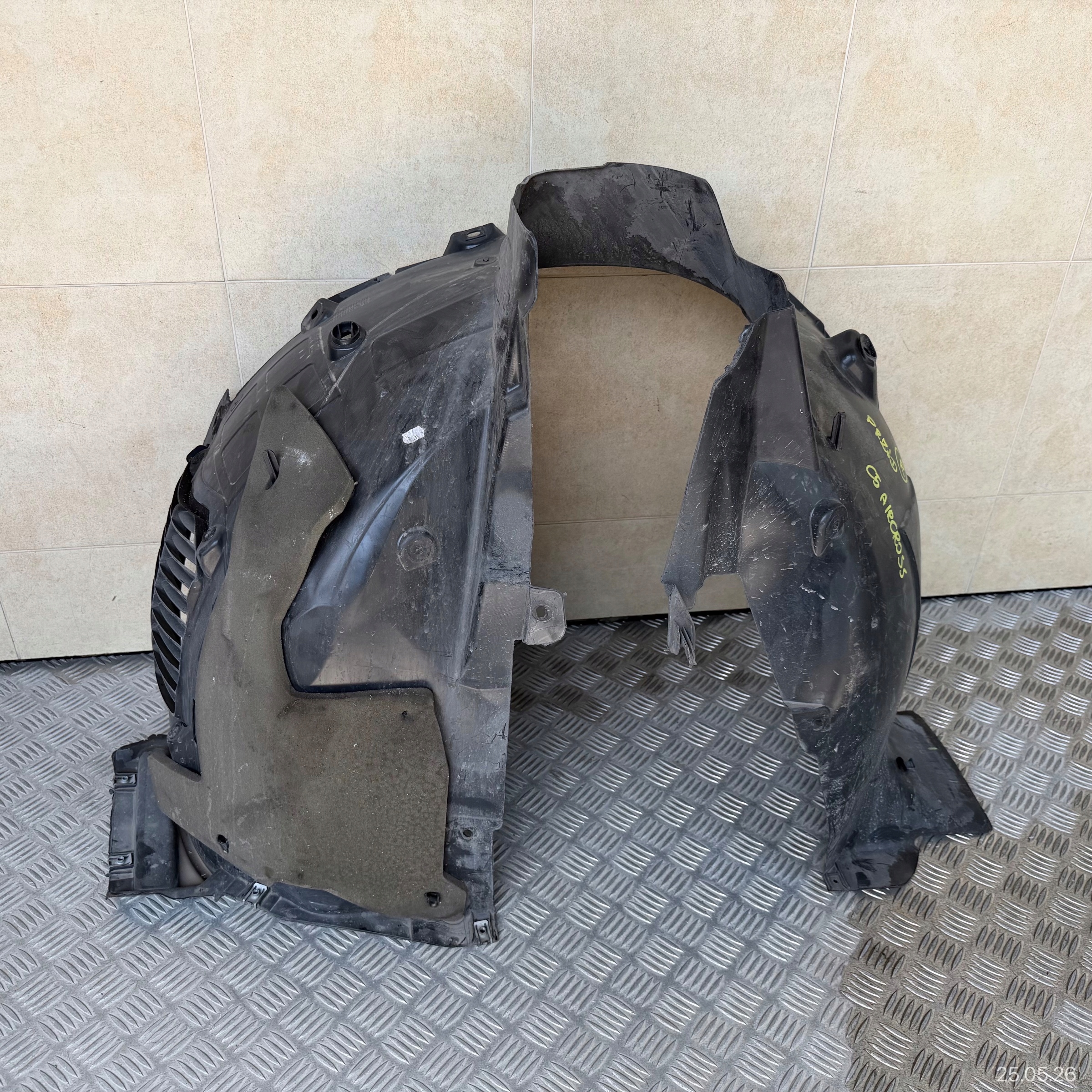 mudguard front left CITROEN C5 AIRCROSS 9827397680