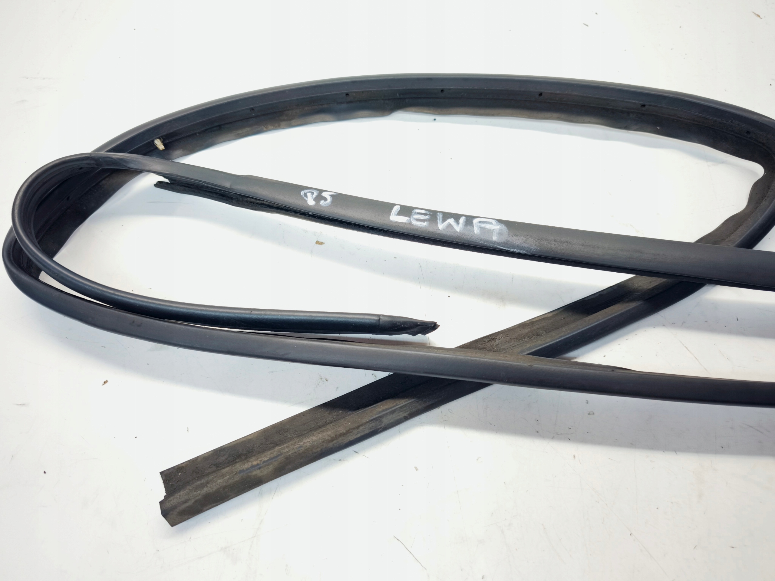 gasket of the threshold threshold left AUDI Q5 8R 8R0839119F