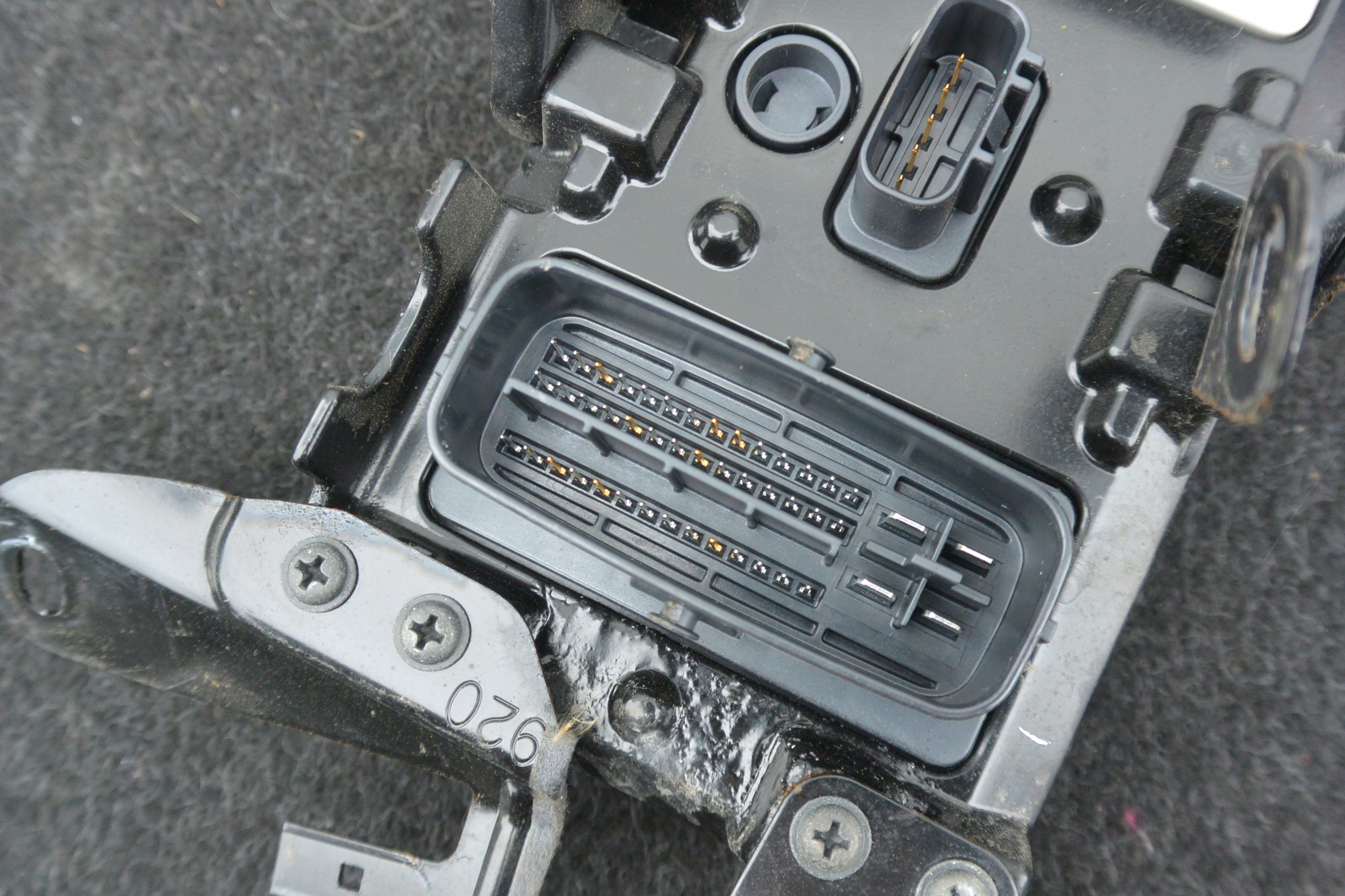 MODUL BEDIENTEIL COMPUTER ABS TRC VSC LEXUS GS III MK3