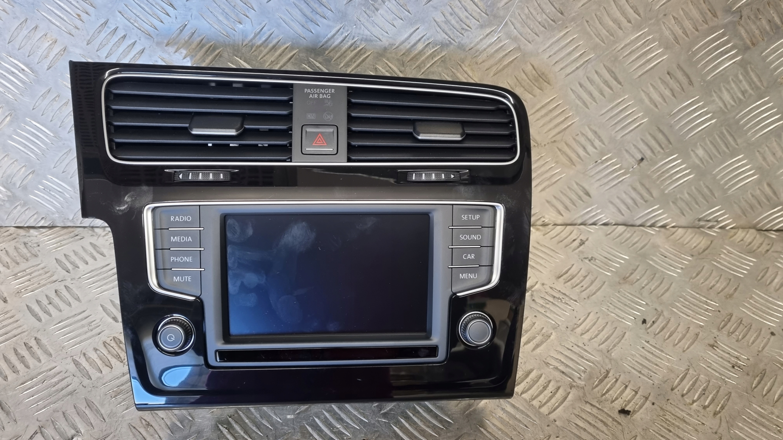 VW GOLF VII 7 MONITOR WYŚWITLACZ RADIO Typ samochodu Samochody osobowe