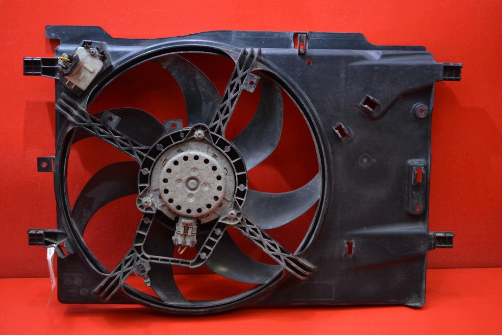ventilátor 39035153 OPEL CORSA E 1.4 16V 90 KM 14-20