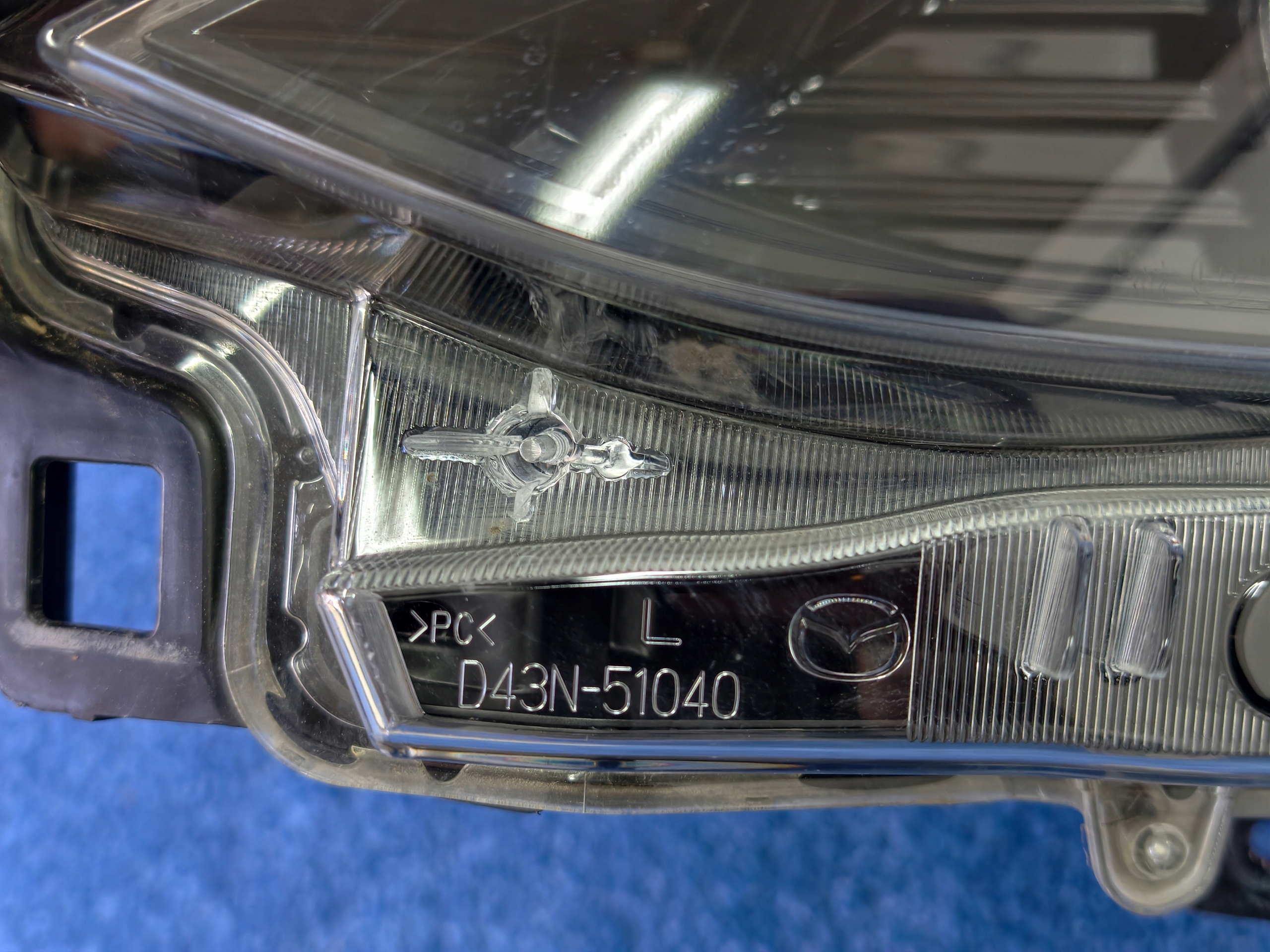 MAZDA 2 II LIFT DJ 19- REFLEKTOR left light IDEALNA FULL LED D43N-51040